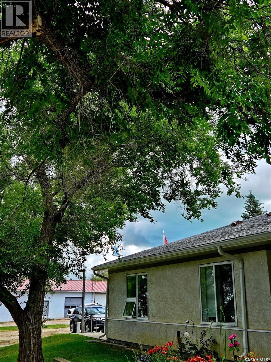 












337 Kennedy STREET

,
Abbey,




Saskatchewan
S0N0A0

