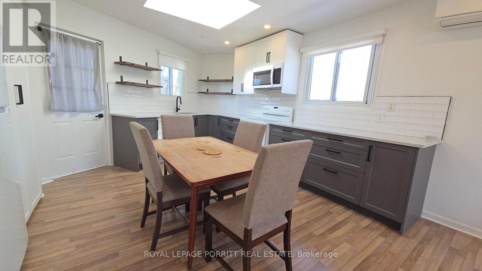 












3 - 4 FORTIETH STREET

,
Toronto,




Ontario
M8W3M9

