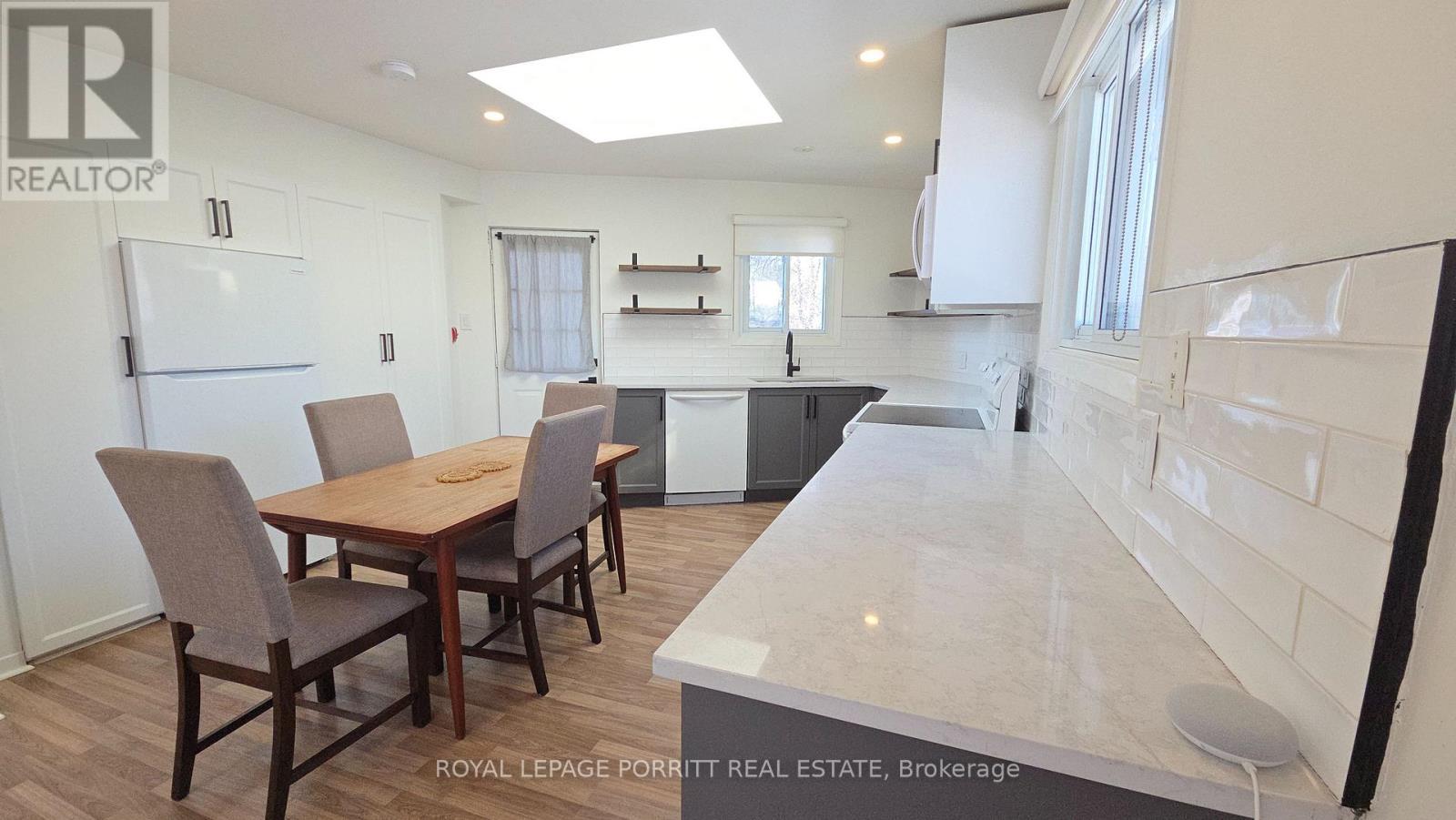 












3 - 4 FORTIETH STREET

,
Toronto,




Ontario
M8W3M9

