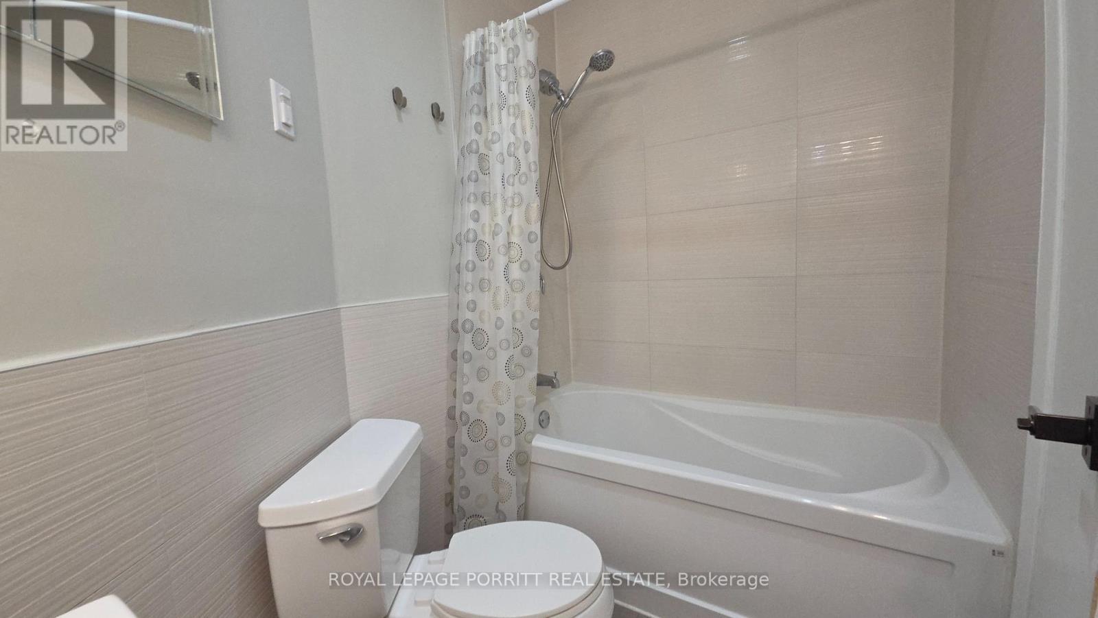 












3 - 4 FORTIETH STREET

,
Toronto,




Ontario
M8W3M9

