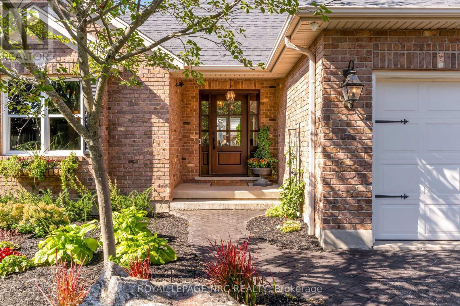 












611 VICTORIA STREET

,
Niagara-on-the-Lake (Town),




Ontario
L0S1J0

