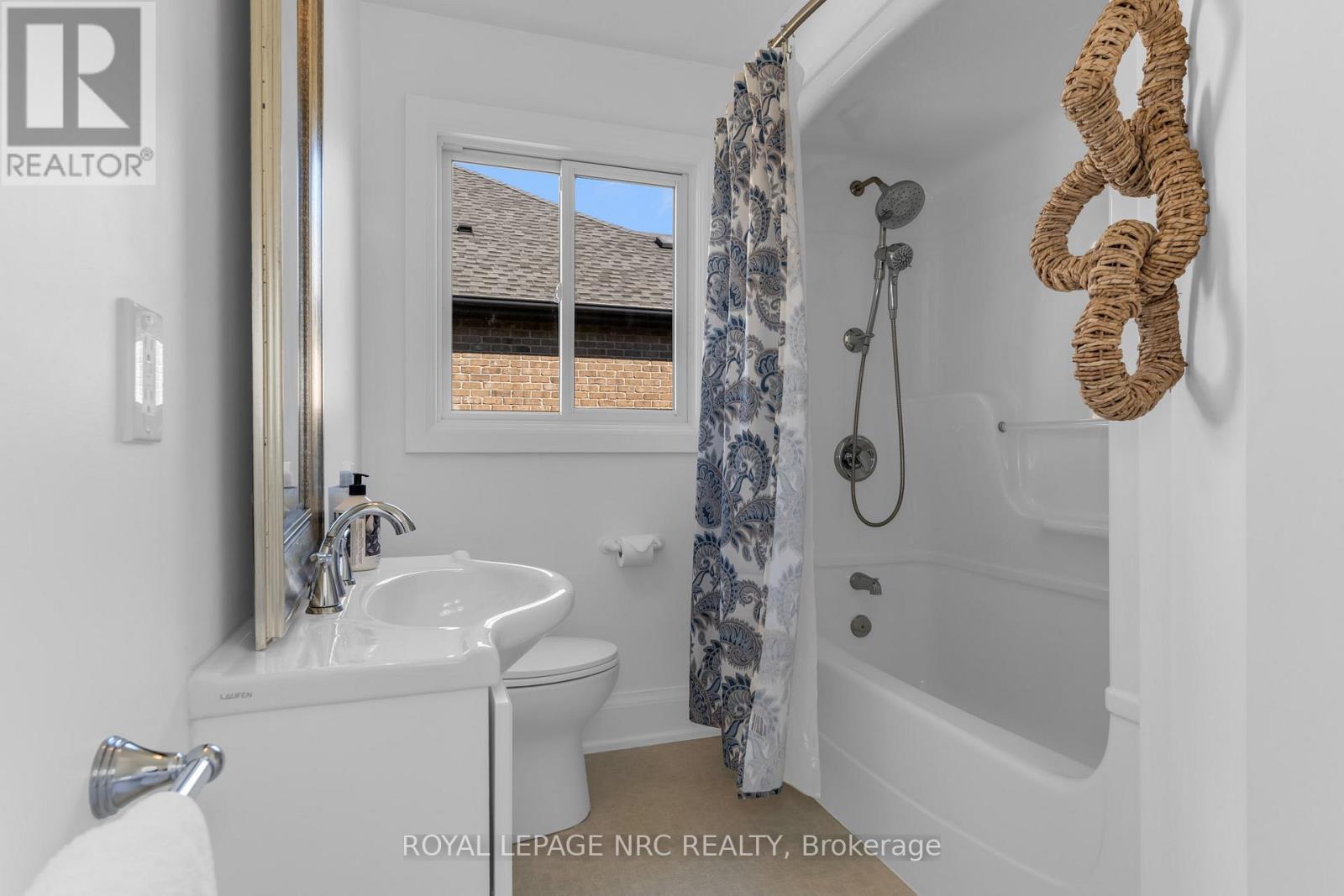 












611 VICTORIA STREET

,
Niagara-on-the-Lake (Town),




Ontario
L0S1J0

