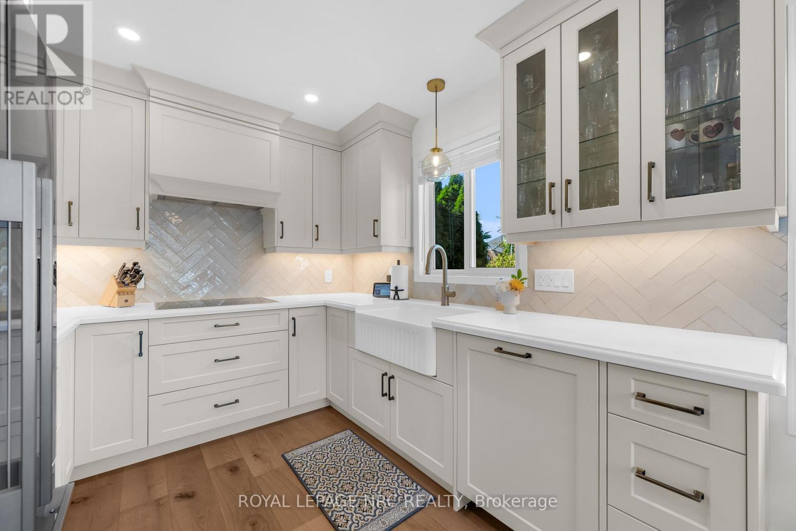 












611 VICTORIA STREET

,
Niagara-on-the-Lake (Town),




Ontario
L0S1J0

