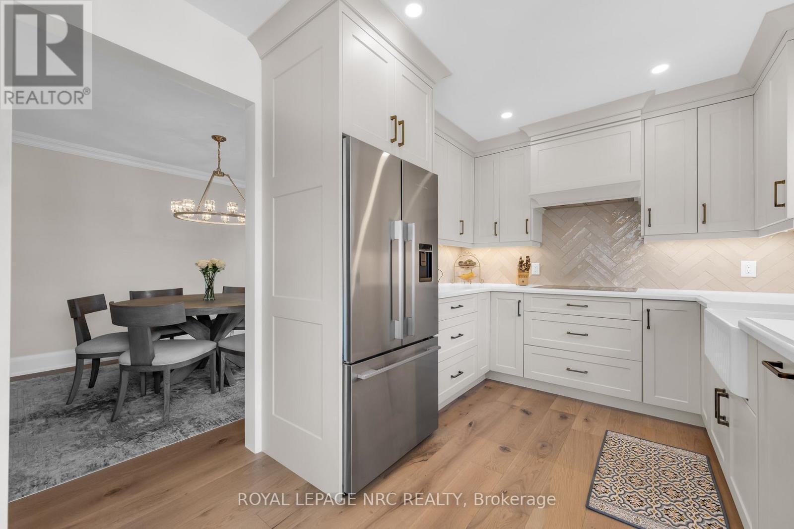 












611 VICTORIA STREET

,
Niagara-on-the-Lake (Town),




Ontario
L0S1J0

