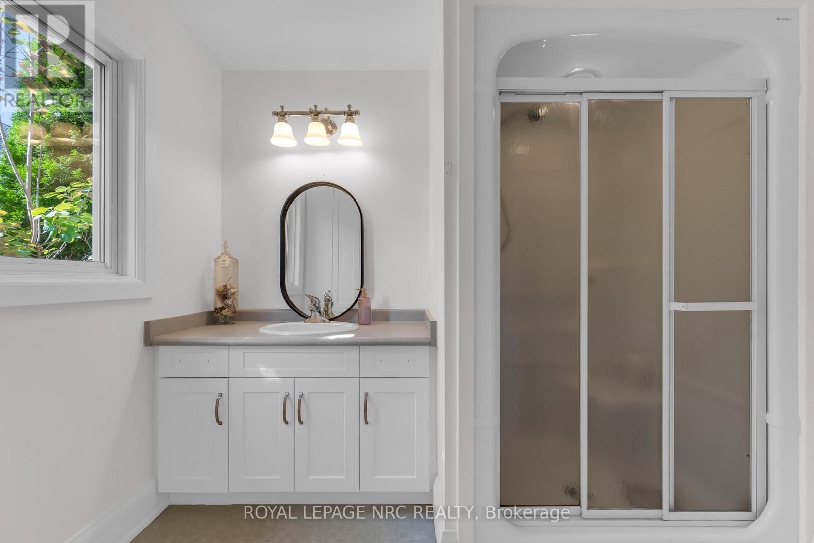 












611 VICTORIA STREET

,
Niagara-on-the-Lake (Town),




Ontario
L0S1J0

