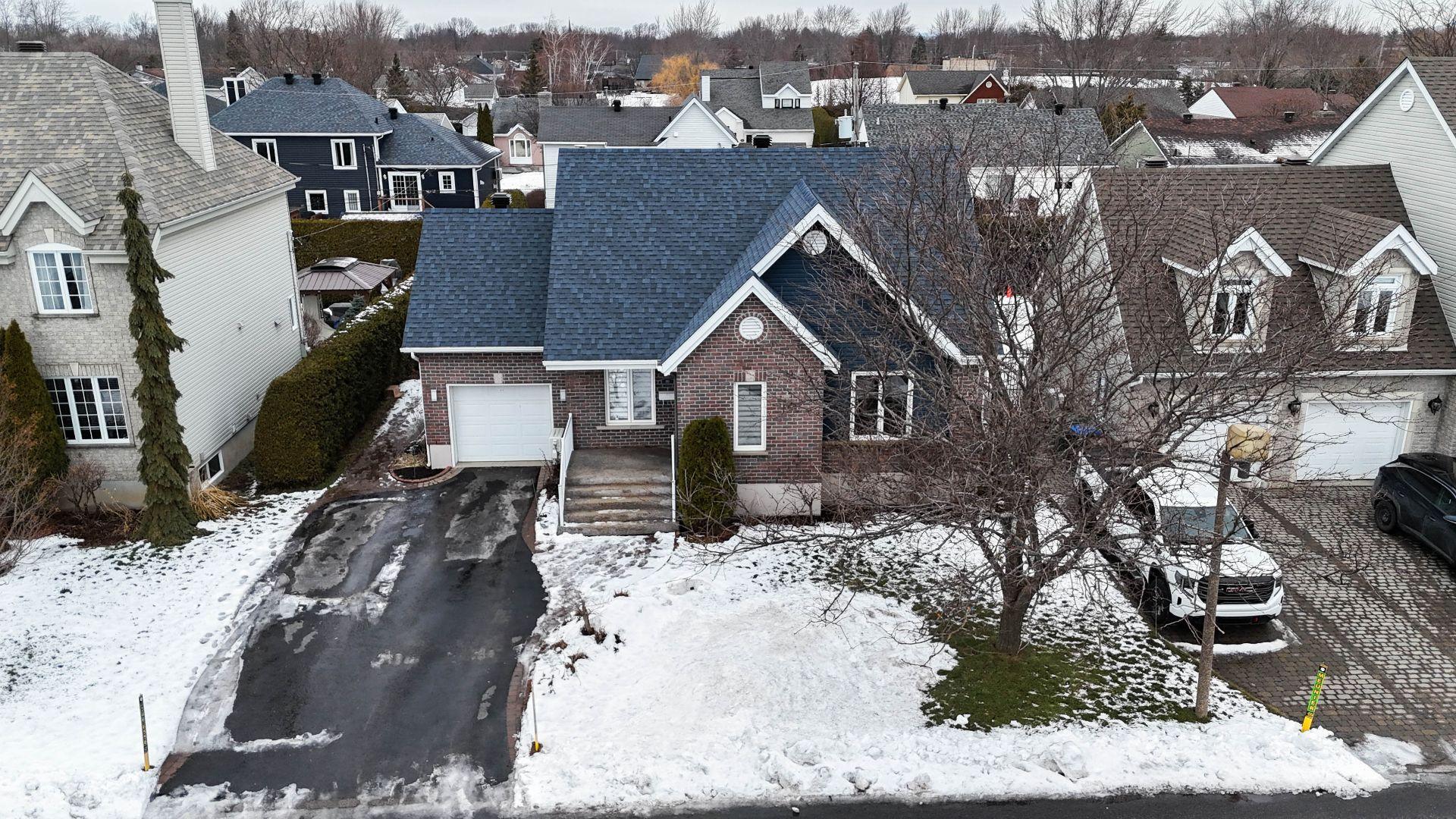 









80


Av. Gérard-Brunelle

,
Saint-Jean-sur-Richelieu,




QC
J2X5L8

