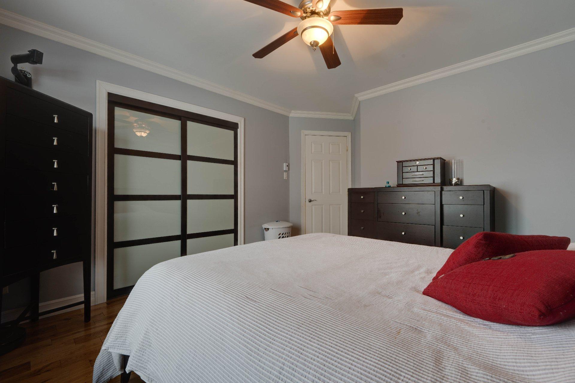 









80


Av. Gérard-Brunelle

,
Saint-Jean-sur-Richelieu,




QC
J2X5L8

