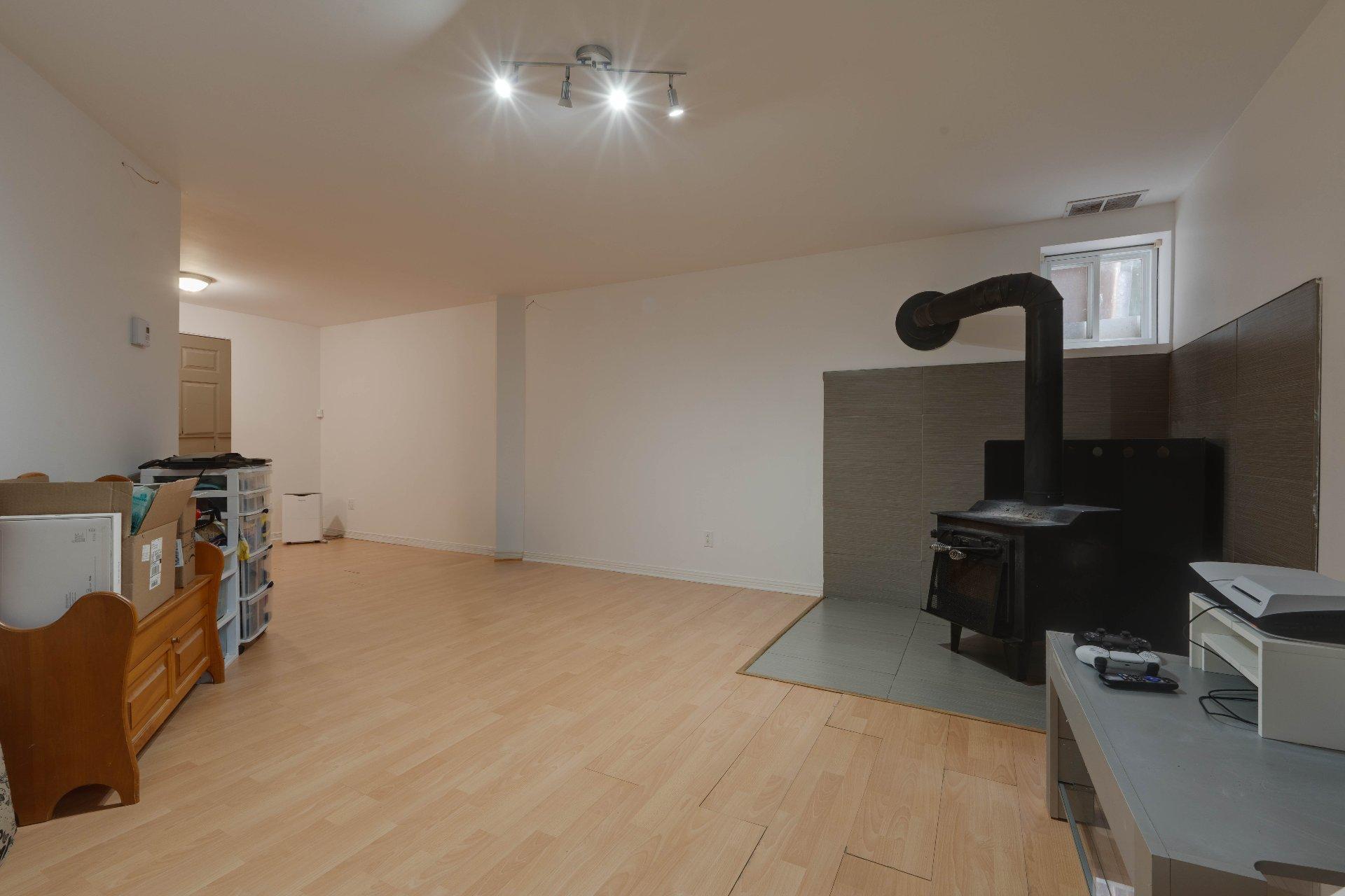 









80


Av. Gérard-Brunelle

,
Saint-Jean-sur-Richelieu,




QC
J2X5L8

