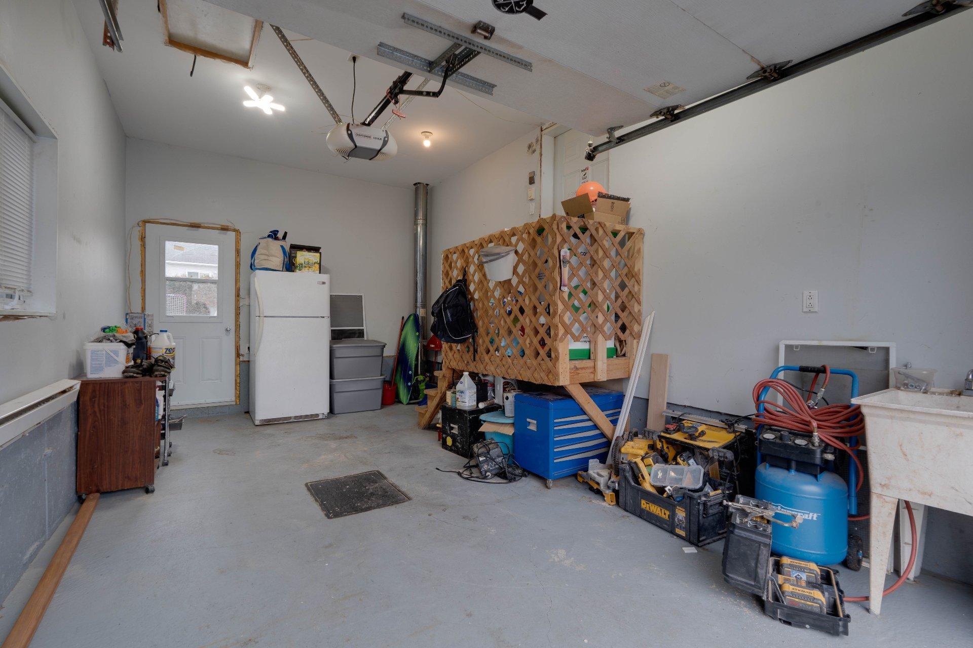 









80


Av. Gérard-Brunelle

,
Saint-Jean-sur-Richelieu,




QC
J2X5L8

