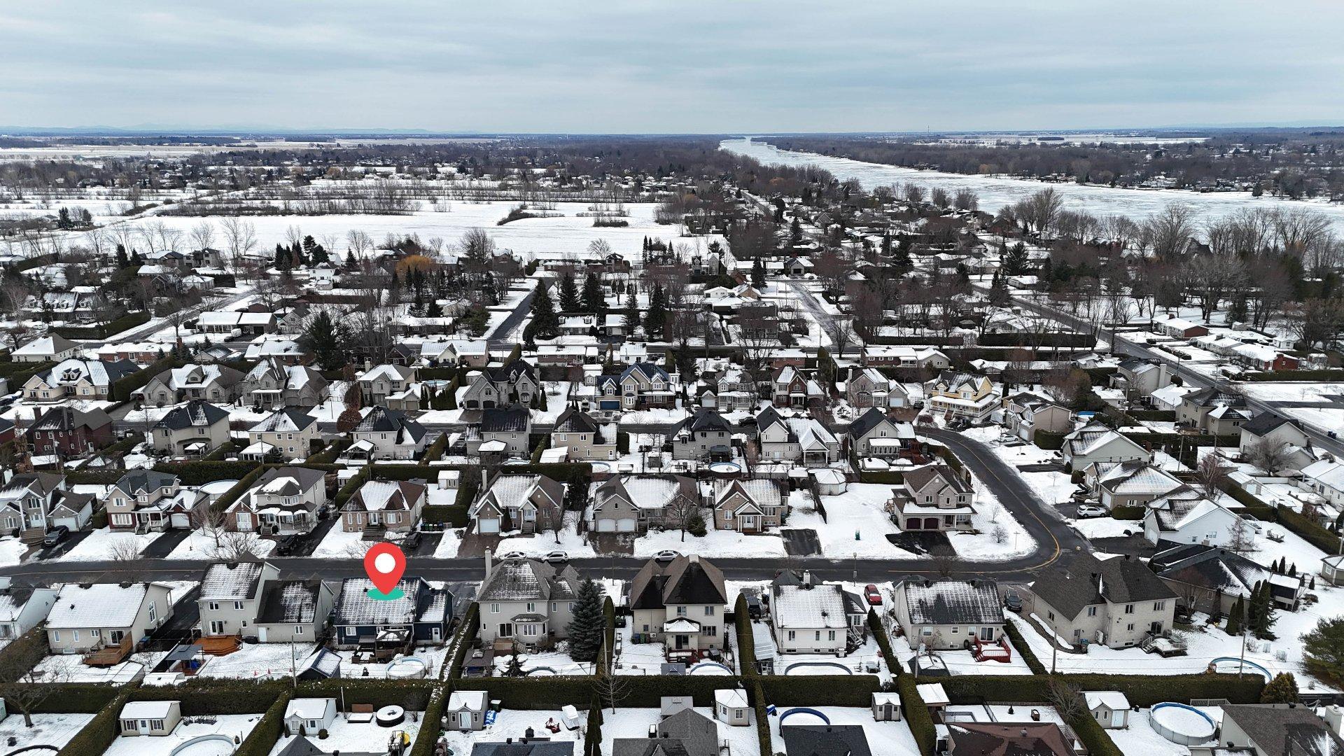 









80


Av. Gérard-Brunelle

,
Saint-Jean-sur-Richelieu,




QC
J2X5L8

