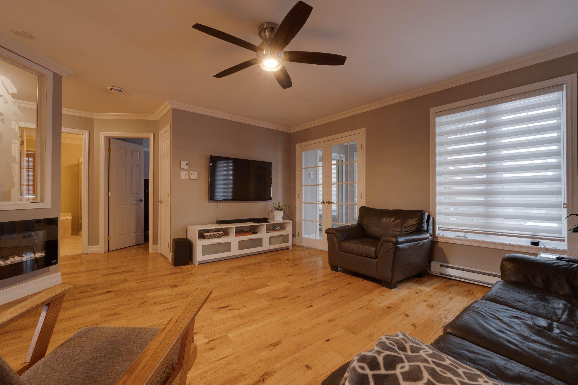 









80


Av. Gérard-Brunelle

,
Saint-Jean-sur-Richelieu,




QC
J2X5L8

