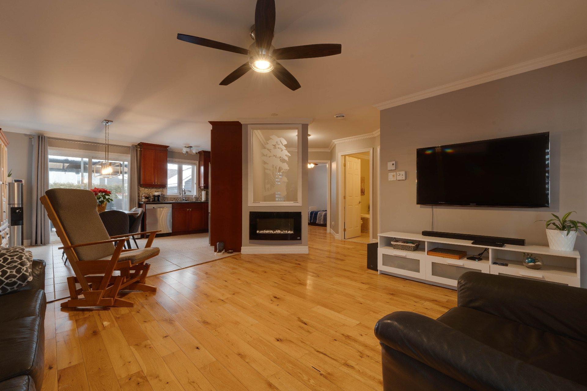 









80


Av. Gérard-Brunelle

,
Saint-Jean-sur-Richelieu,




QC
J2X5L8

