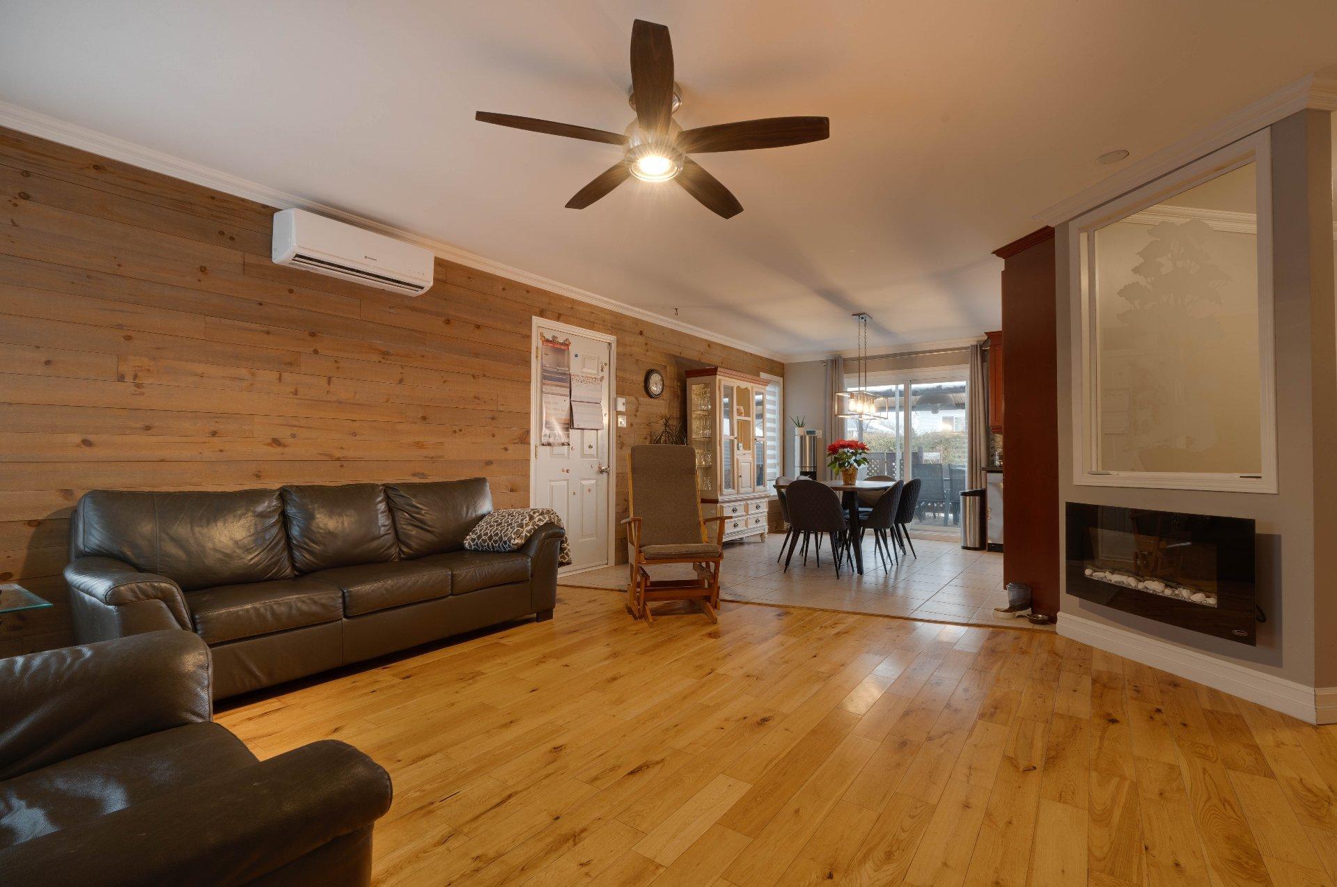 









80


Av. Gérard-Brunelle

,
Saint-Jean-sur-Richelieu,




QC
J2X5L8

