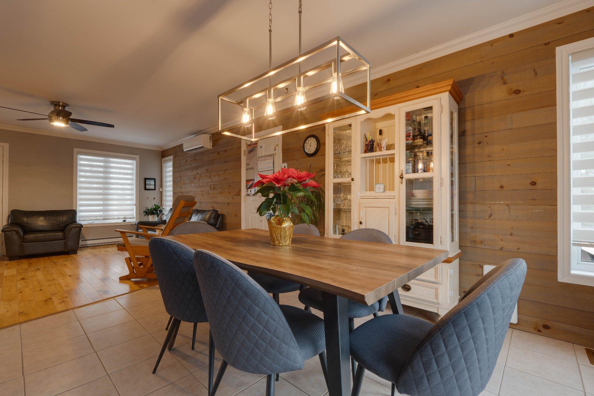 









80


Av. Gérard-Brunelle

,
Saint-Jean-sur-Richelieu,




QC
J2X5L8

