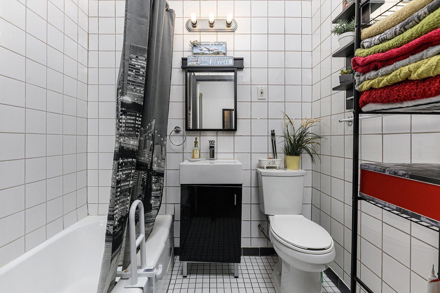 









1508


Rue Valiquette

,
Montréal (Verdun/Île-des-Soeurs),




QC
H4H2E7

