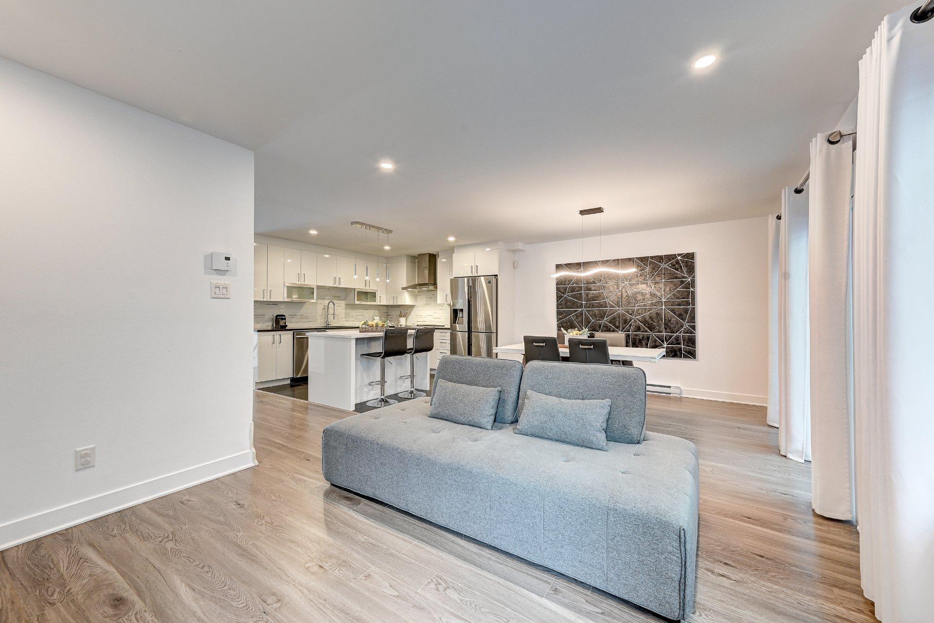 









10399


Av. de Cobourg

,
Montréal (Montréal-Nord),




QC
H1H4W9


