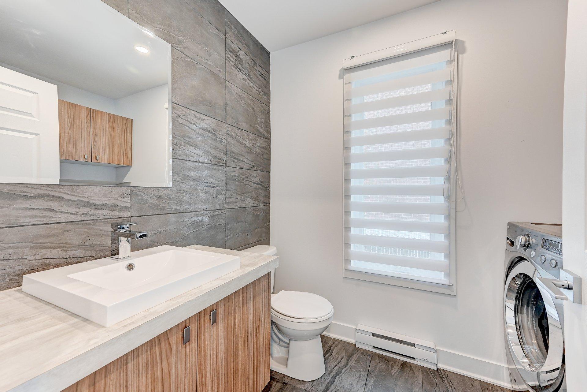 









10399


Av. de Cobourg

,
Montréal (Montréal-Nord),




QC
H1H4W9

