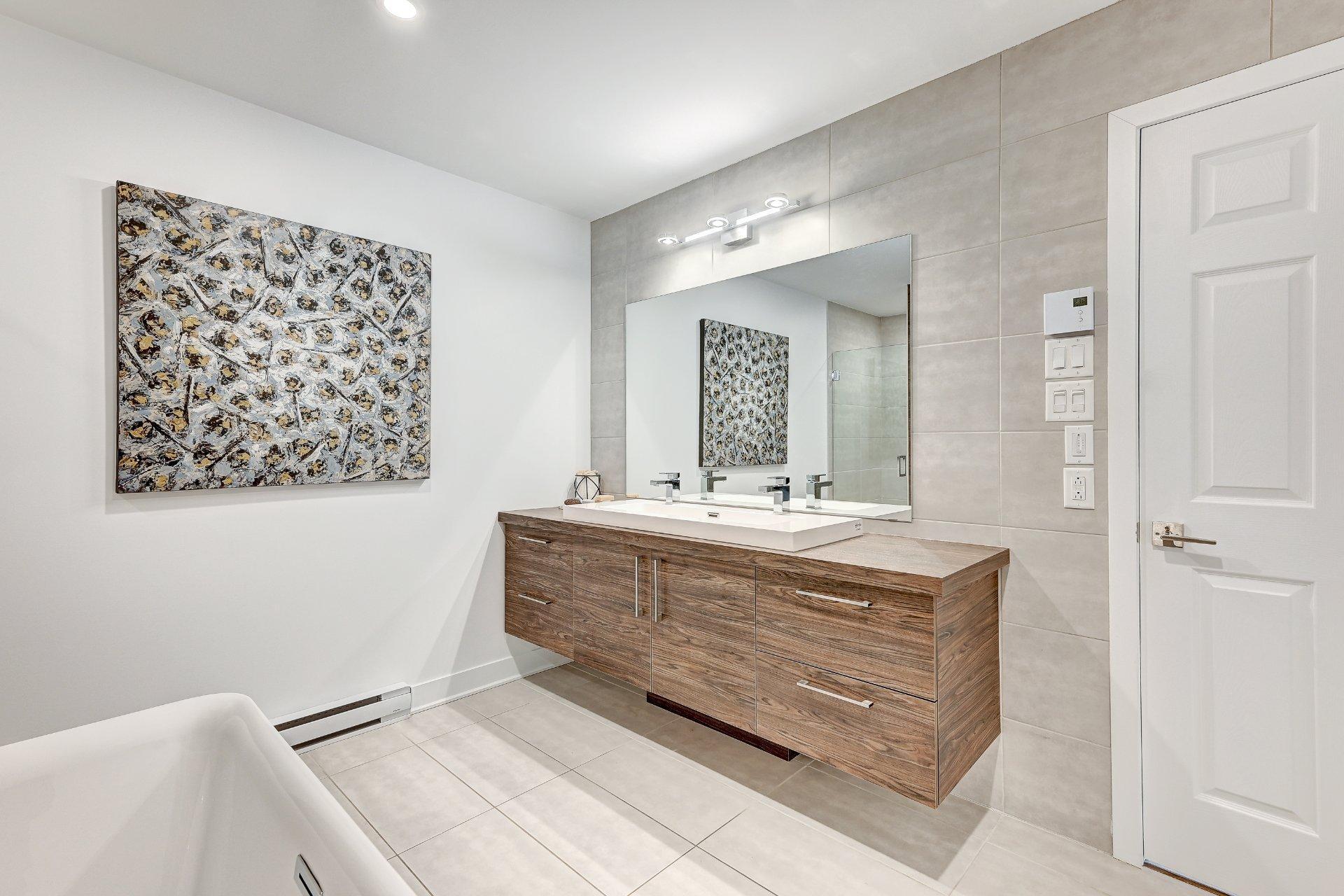 









10399


Av. de Cobourg

,
Montréal (Montréal-Nord),




QC
H1H4W9

