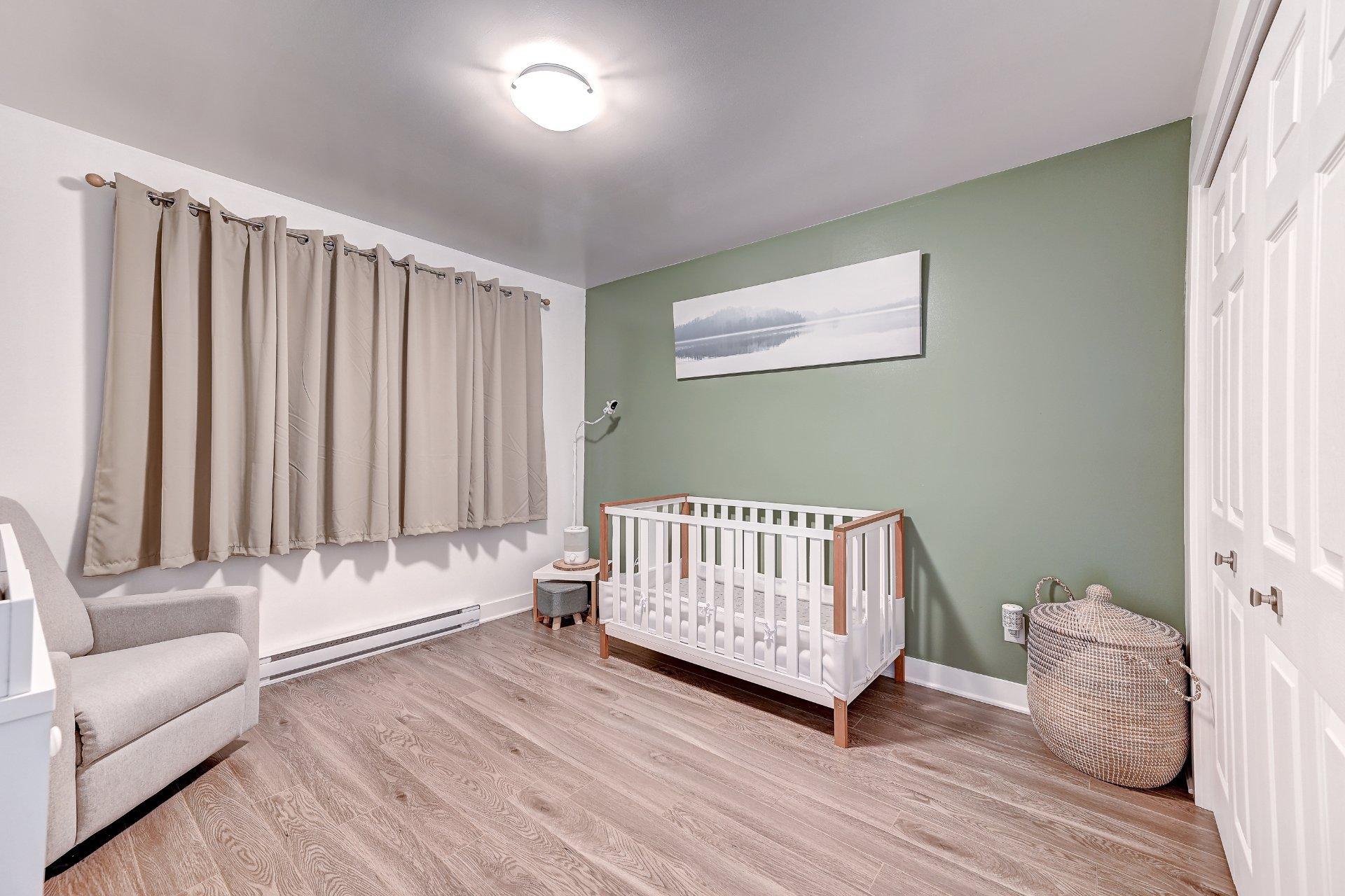 









10399


Av. de Cobourg

,
Montréal (Montréal-Nord),




QC
H1H4W9

