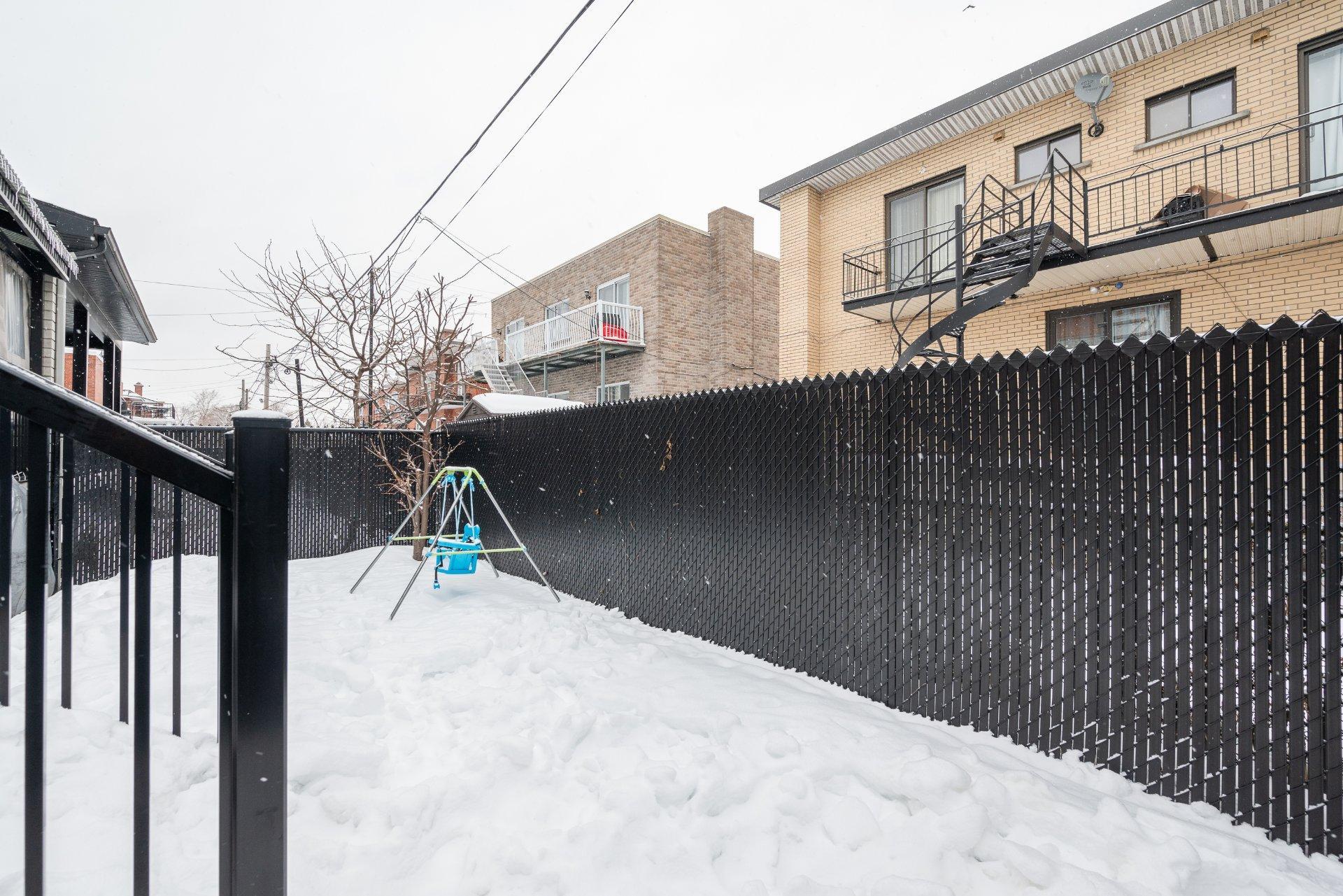 









10399


Av. de Cobourg

,
Montréal (Montréal-Nord),




QC
H1H4W9

