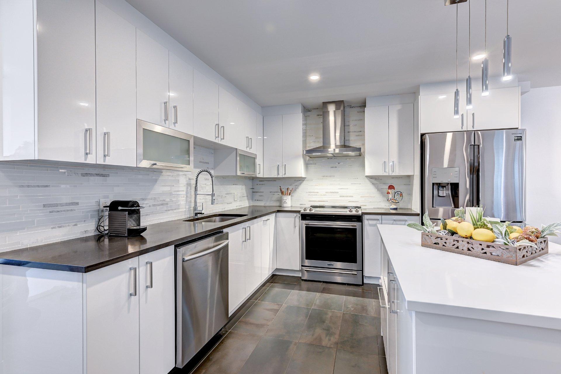 









10399


Av. de Cobourg

,
Montréal (Montréal-Nord),




QC
H1H4W9

