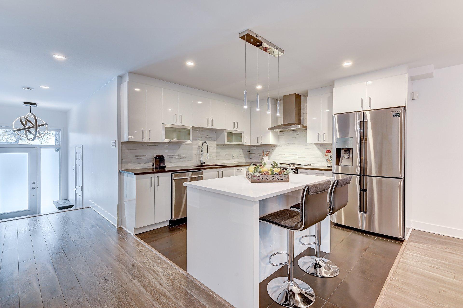 









10399


Av. de Cobourg

,
Montréal (Montréal-Nord),




QC
H1H4W9

