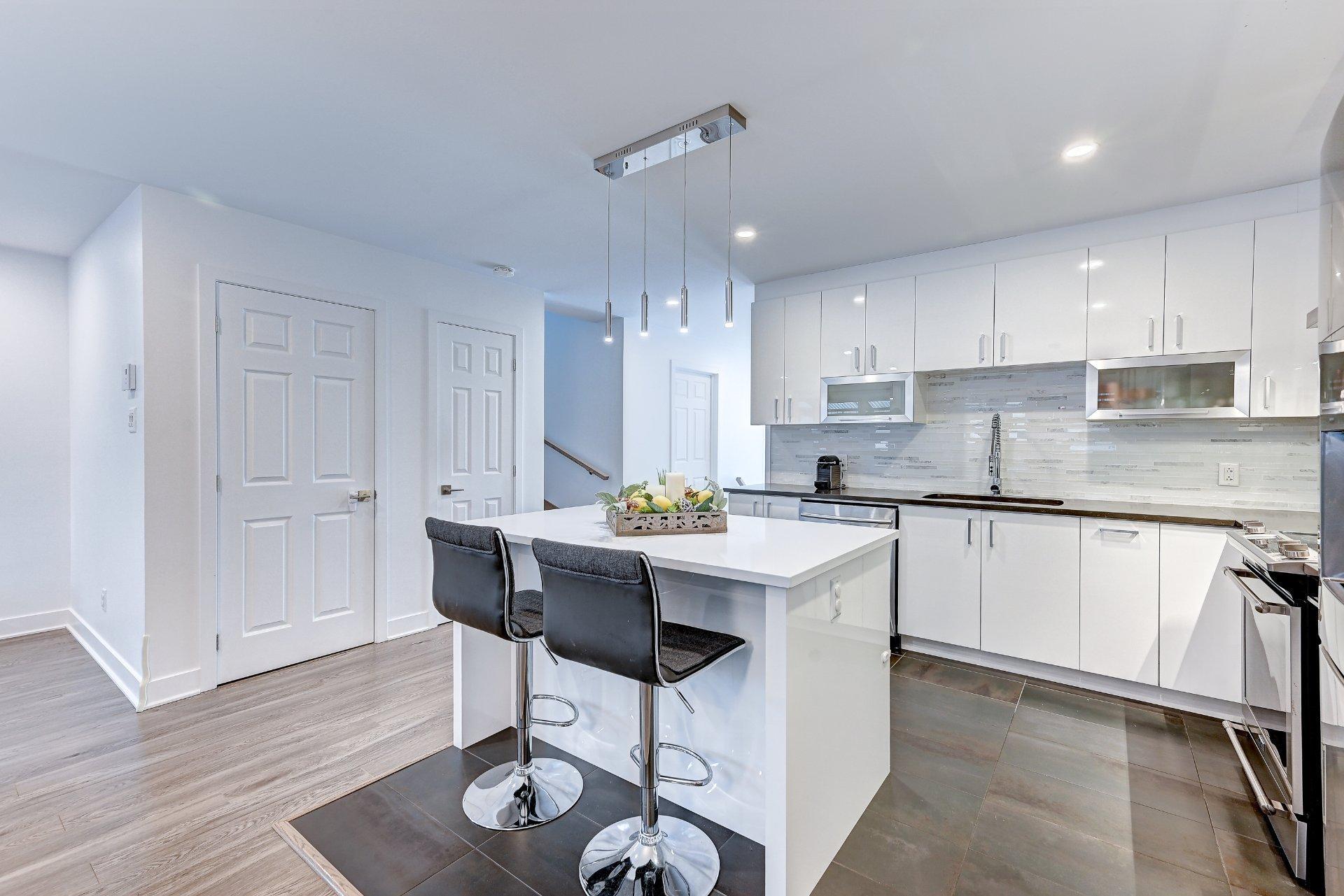 









10399


Av. de Cobourg

,
Montréal (Montréal-Nord),




QC
H1H4W9

