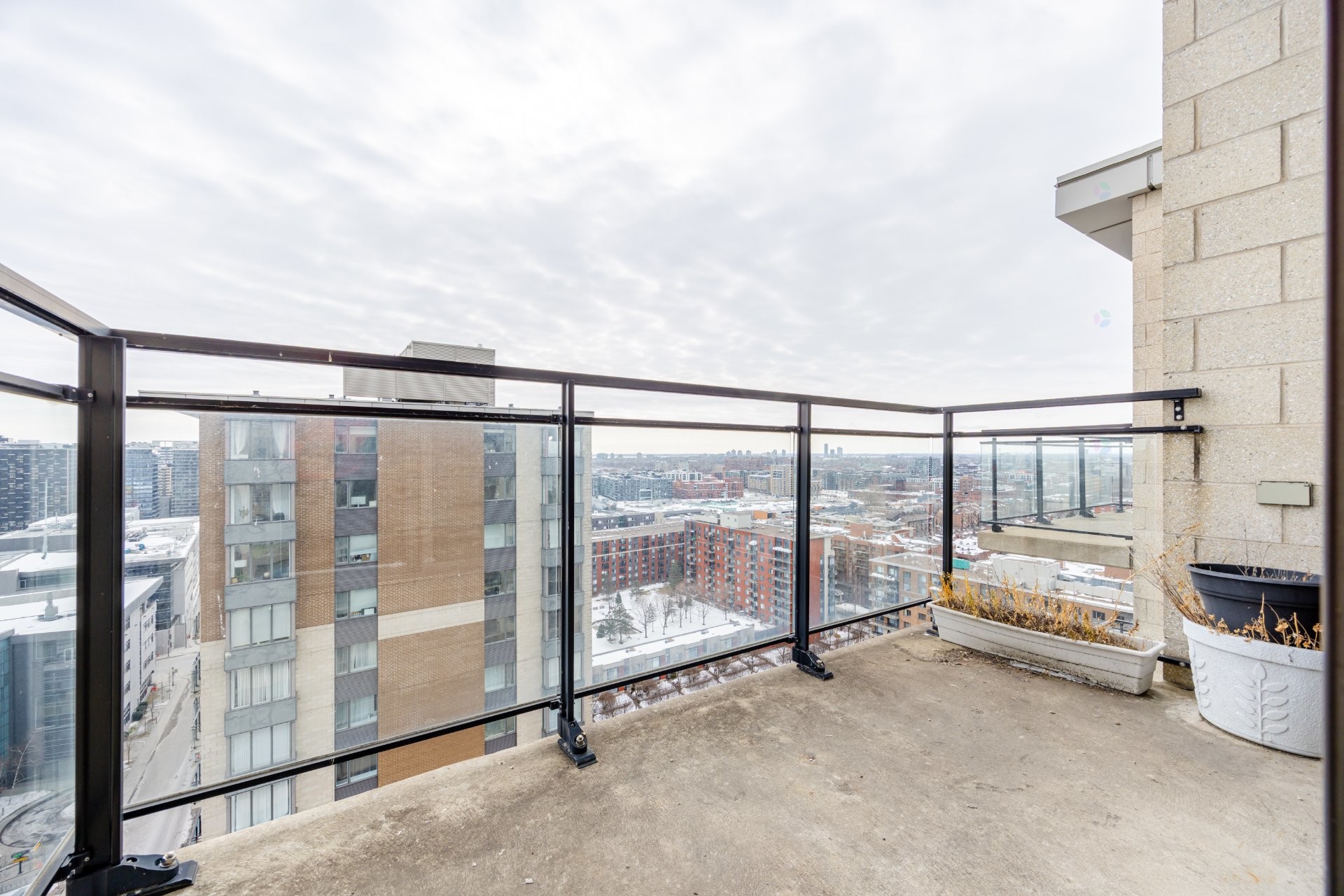 









1200


Rue St-Jacques

, 2101,
Montréal (Ville-Marie),




QC
H3C0E9

