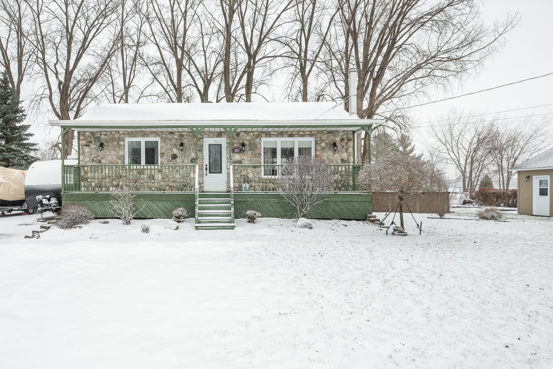 









20


32e Avenue

,
Saint-Blaise-sur-Richelieu,




QC
J0J1W0

