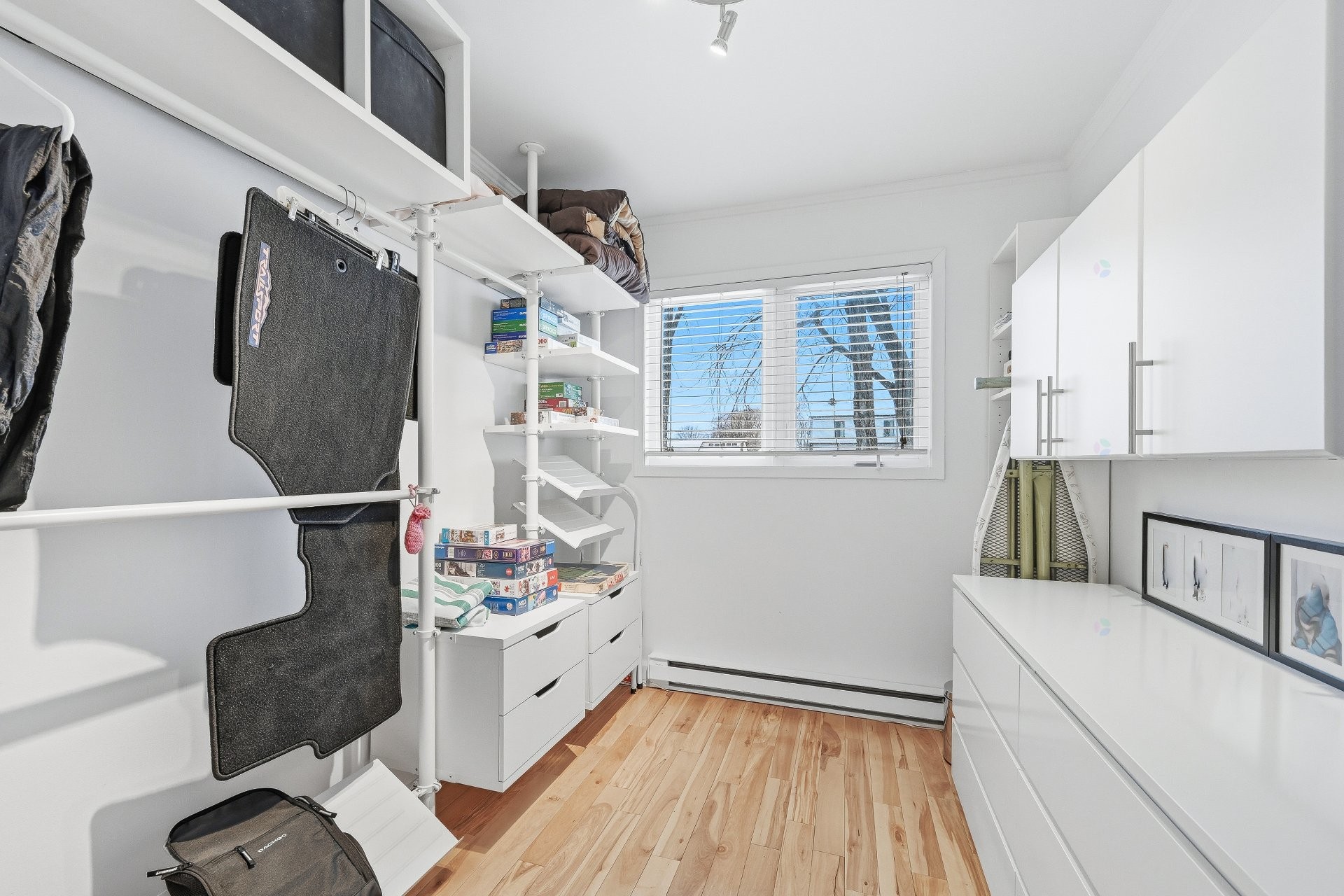 









20


32e Avenue

,
Saint-Blaise-sur-Richelieu,




QC
J0J1W0

