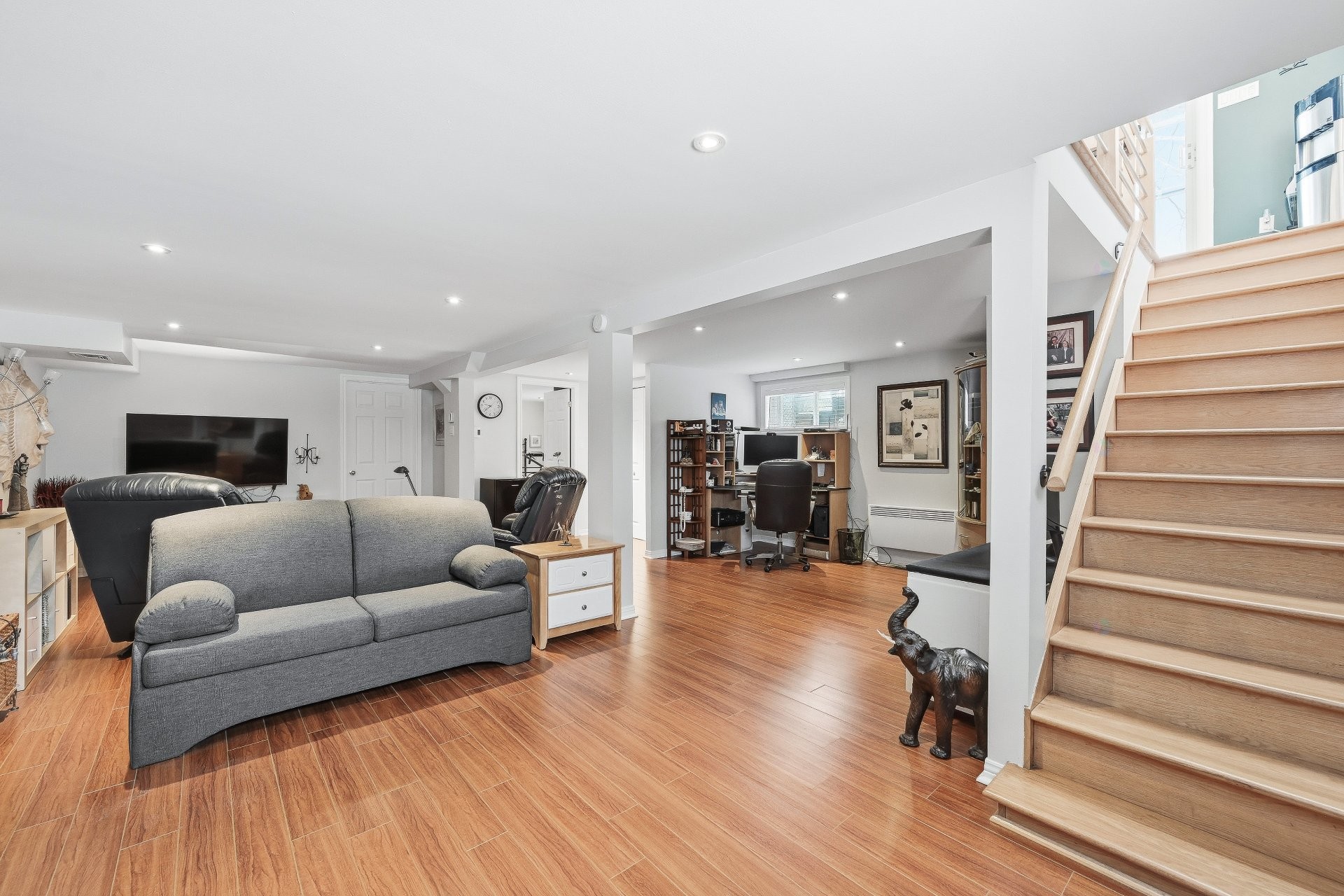 









20


32e Avenue

,
Saint-Blaise-sur-Richelieu,




QC
J0J1W0

