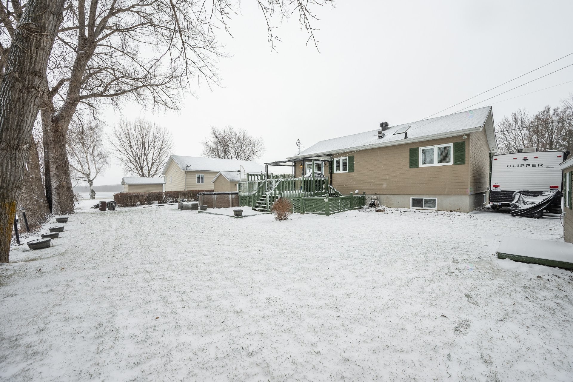 









20


32e Avenue

,
Saint-Blaise-sur-Richelieu,




QC
J0J1W0

