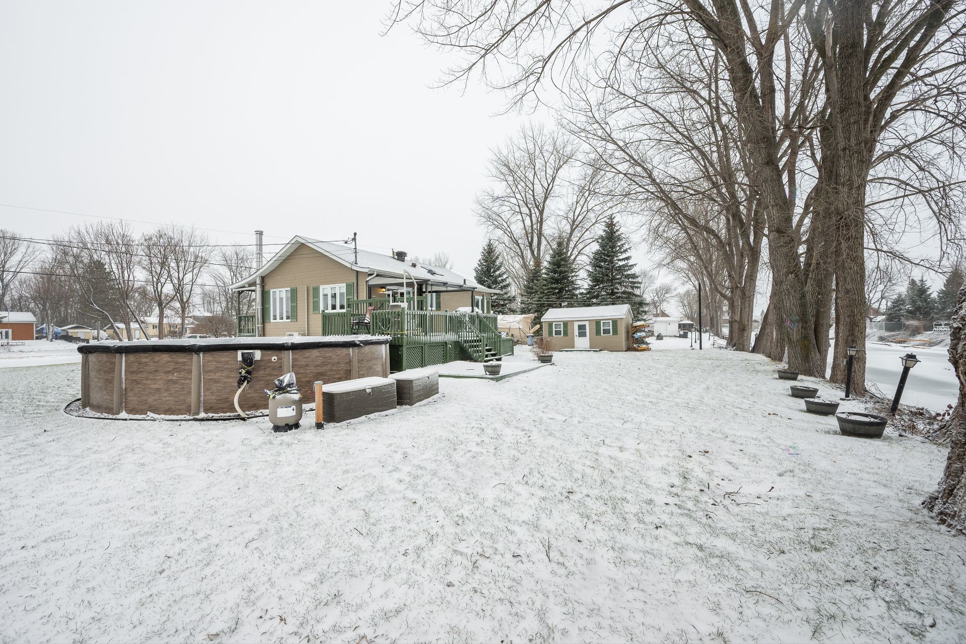 









20


32e Avenue

,
Saint-Blaise-sur-Richelieu,




QC
J0J1W0

