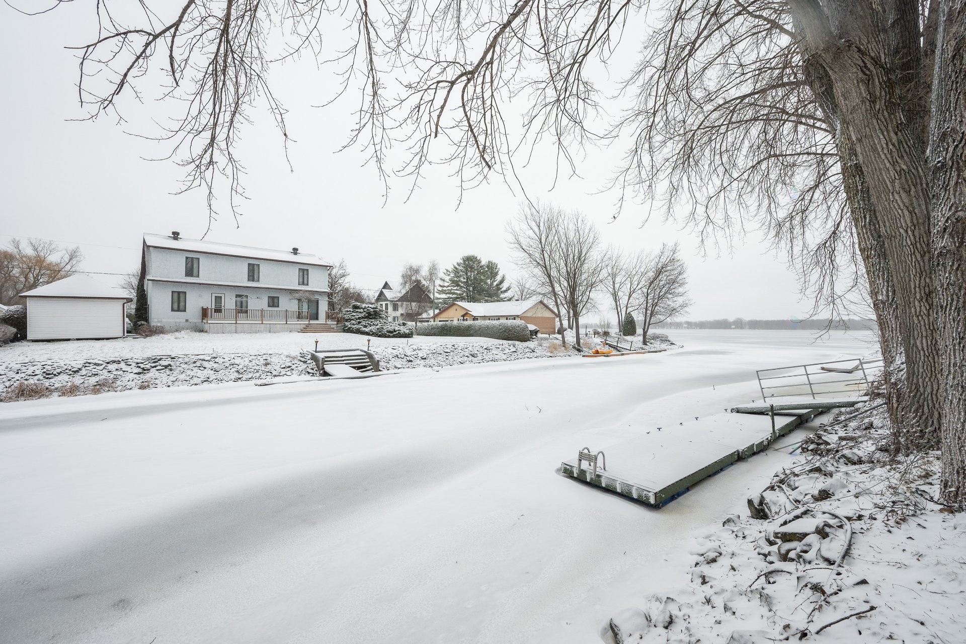 









20


32e Avenue

,
Saint-Blaise-sur-Richelieu,




QC
J0J1W0

