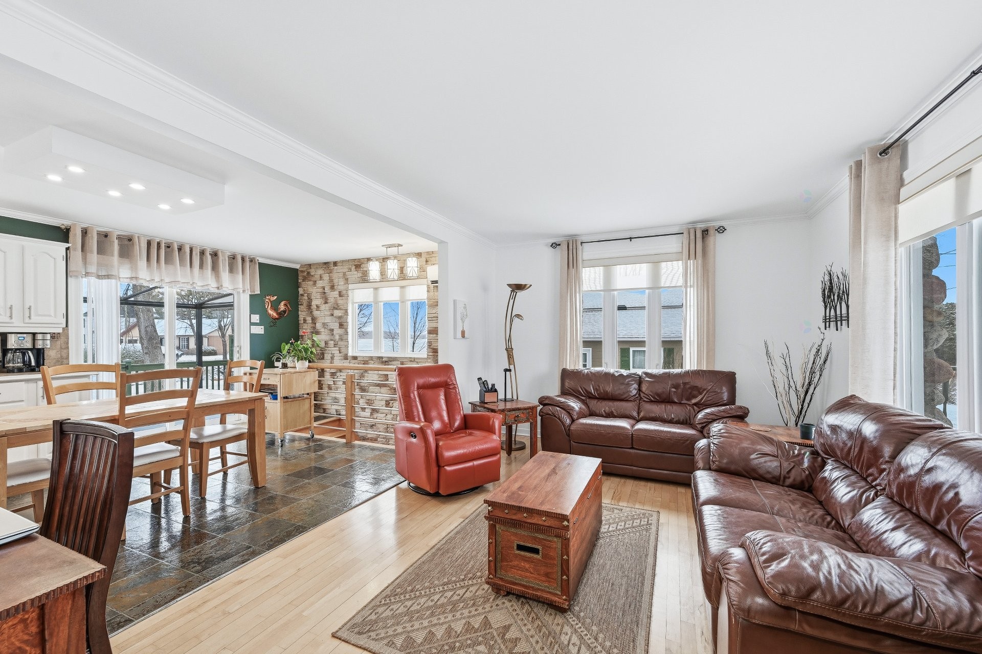 









20


32e Avenue

,
Saint-Blaise-sur-Richelieu,




QC
J0J1W0

