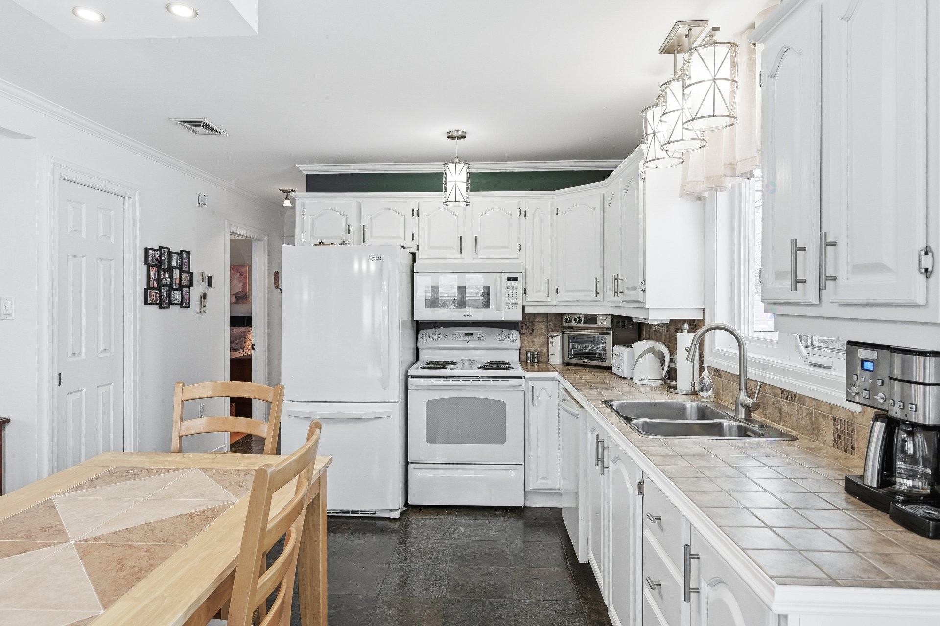 









20


32e Avenue

,
Saint-Blaise-sur-Richelieu,




QC
J0J1W0

