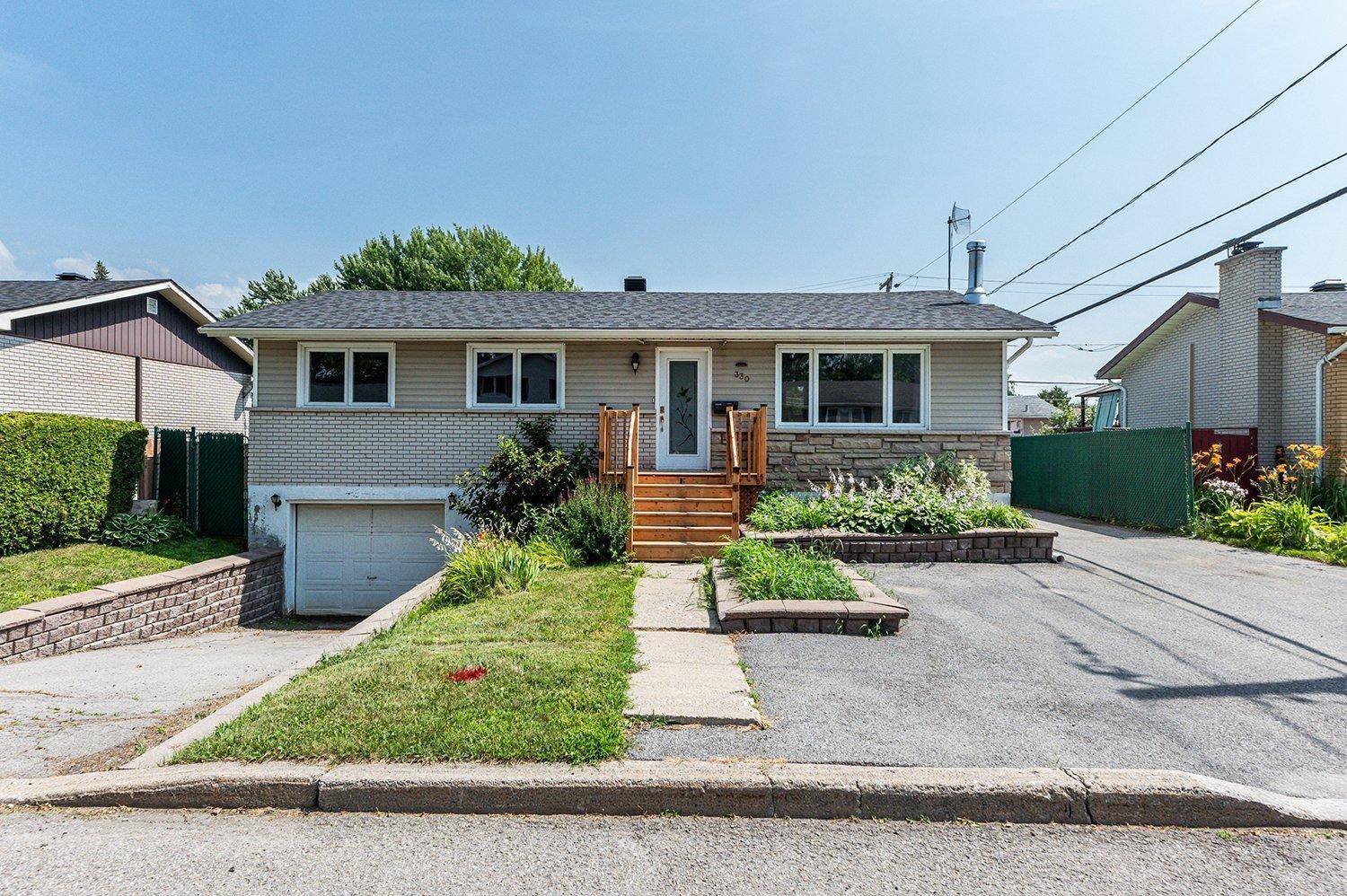 









330


Rue Rideau

,
Châteauguay,




QC
J6J1R9

