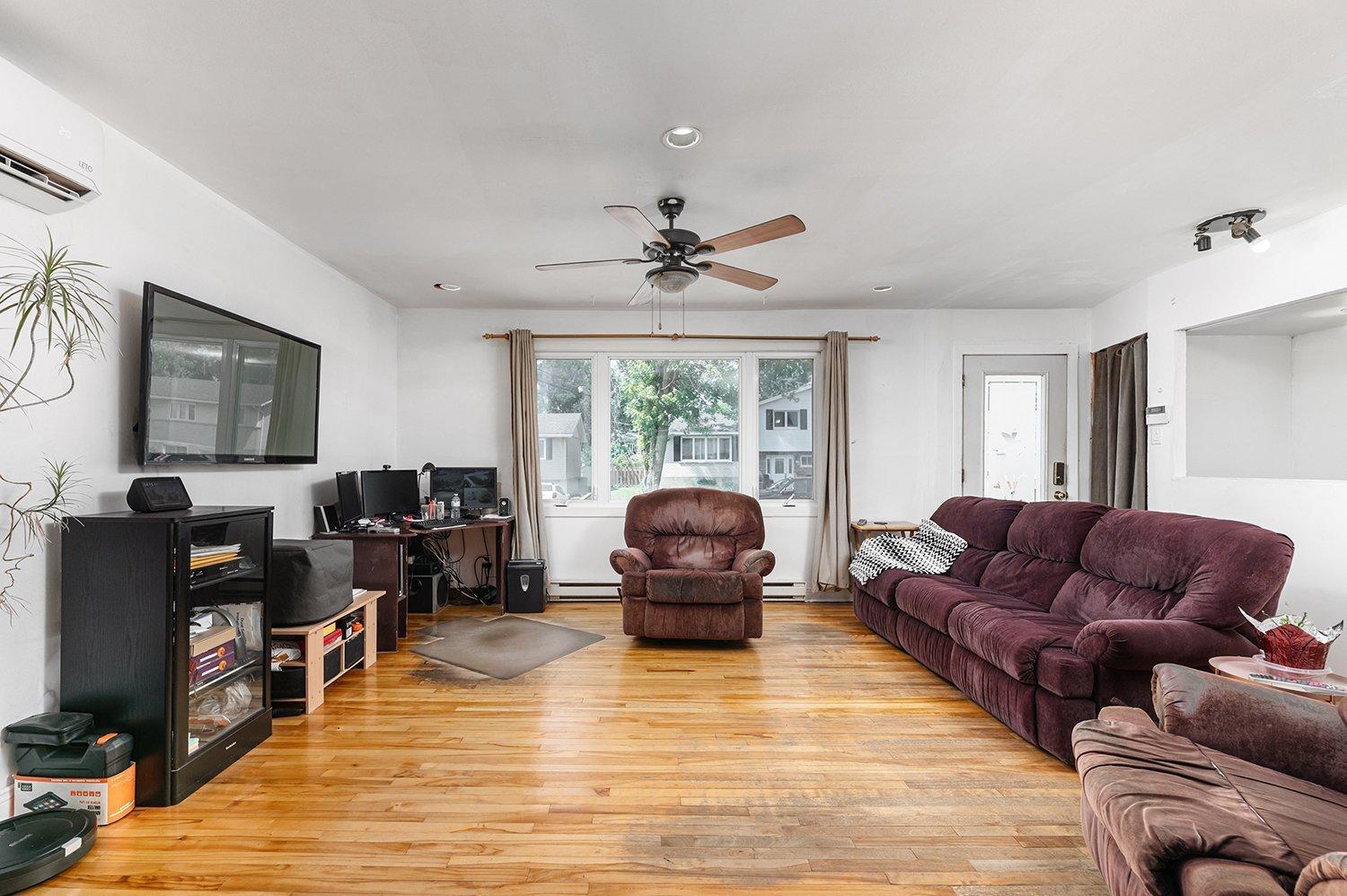 









330


Rue Rideau

,
Châteauguay,




QC
J6J1R9

