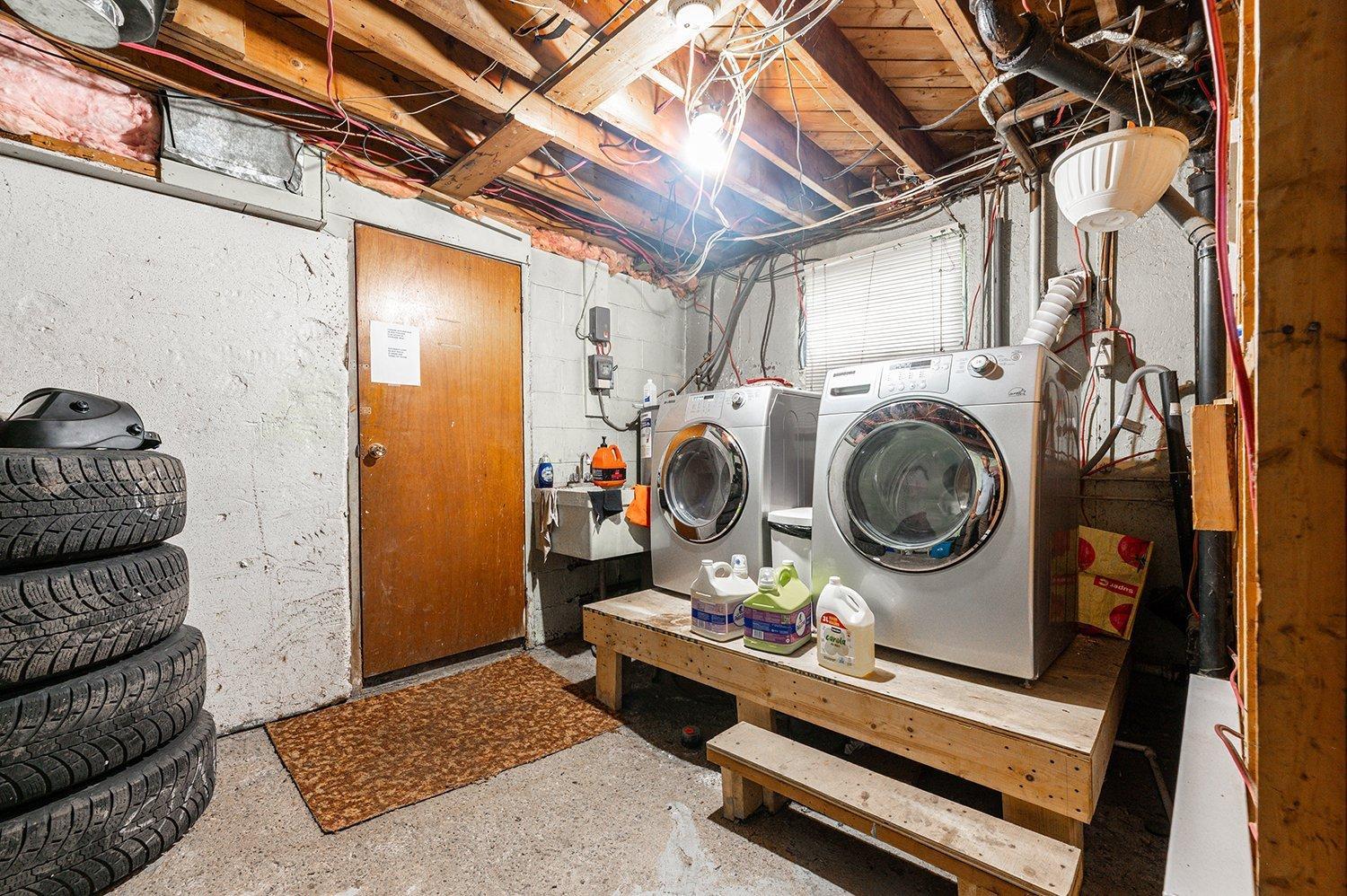 









330


Rue Rideau

,
Châteauguay,




QC
J6J1R9

