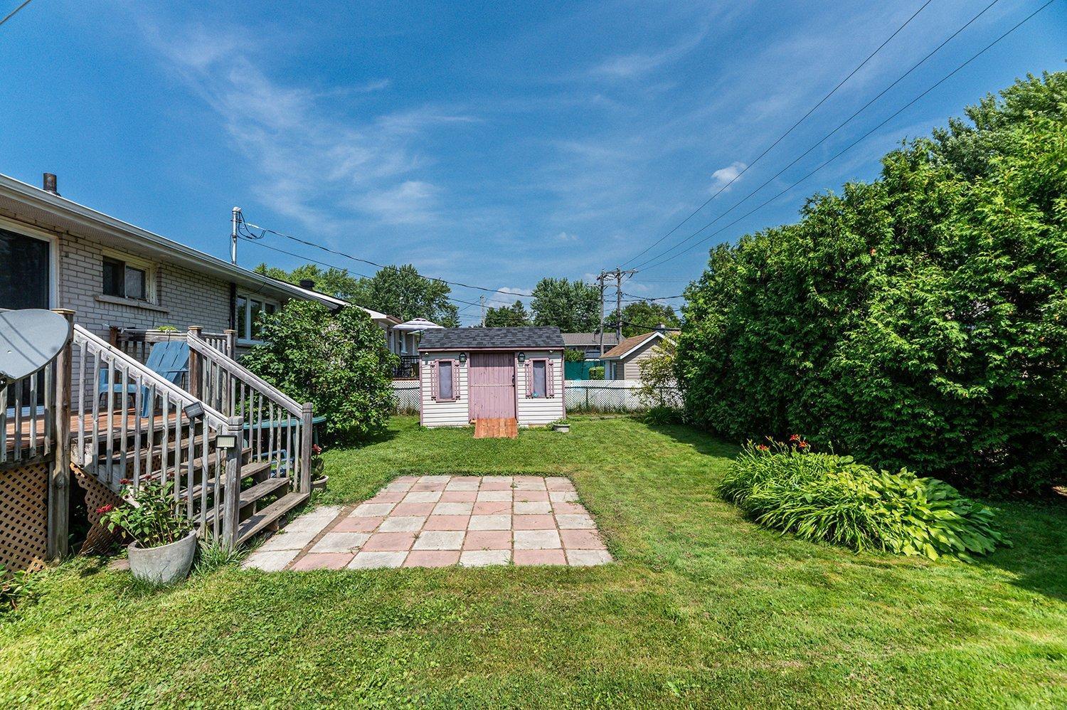 









330


Rue Rideau

,
Châteauguay,




QC
J6J1R9

