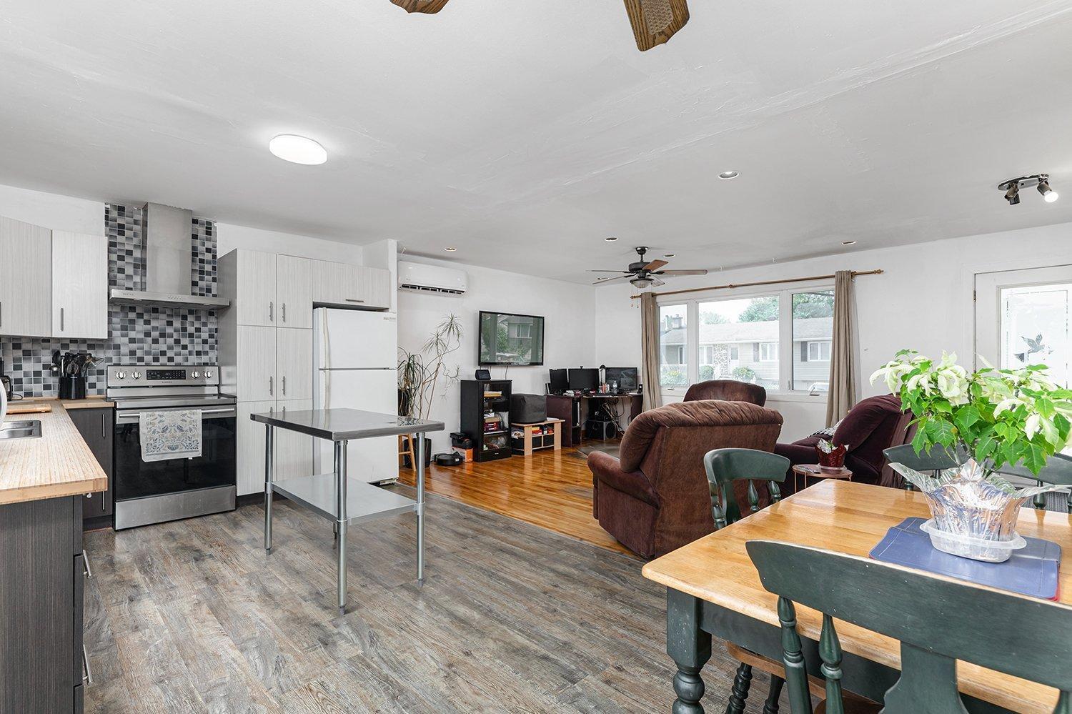 









330


Rue Rideau

,
Châteauguay,




QC
J6J1R9

