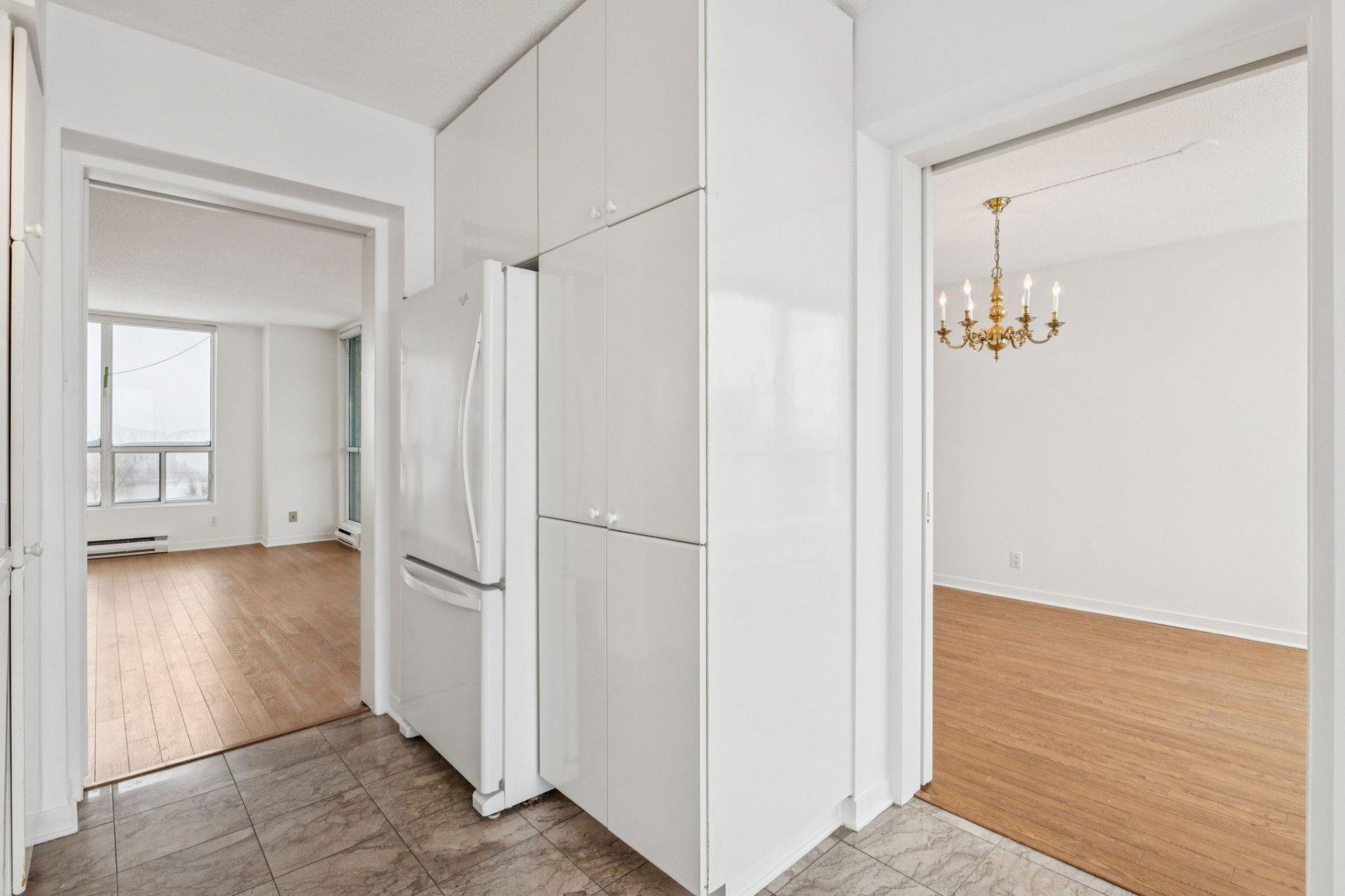 









175


Rue Laurier

, 505,
Gatineau (Hull),




QC
J8X4G3

