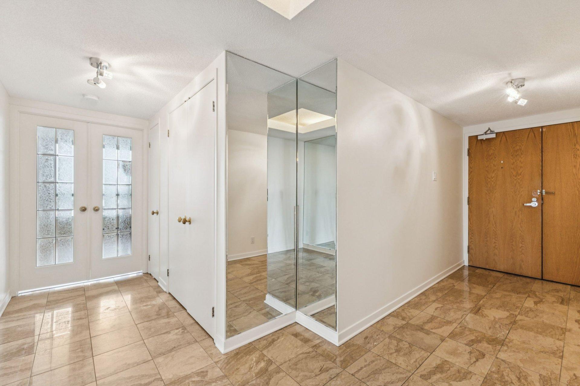 









175


Rue Laurier

, 505,
Gatineau (Hull),




QC
J8X4G3

