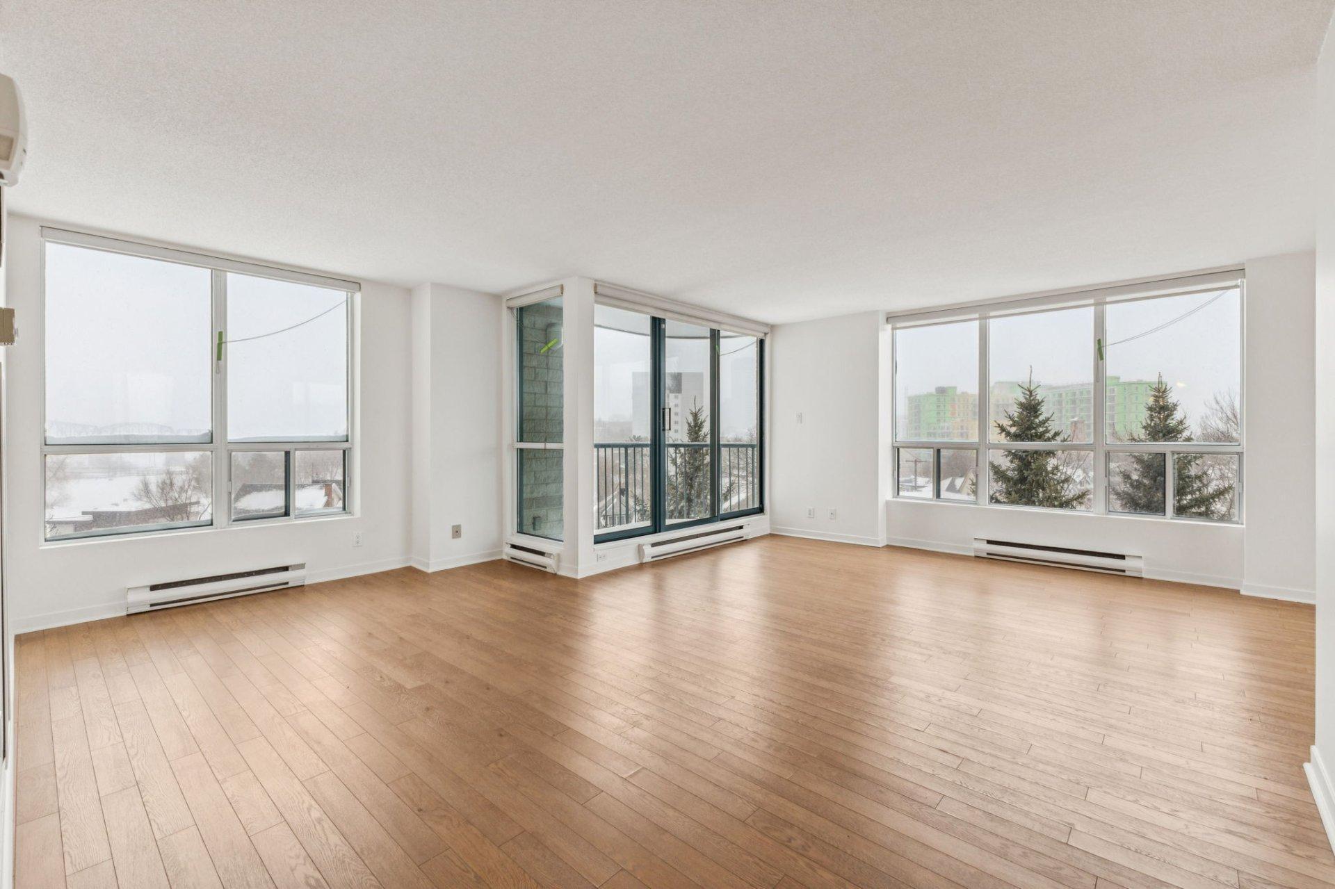 









175


Rue Laurier

, 505,
Gatineau (Hull),




QC
J8X4G3

