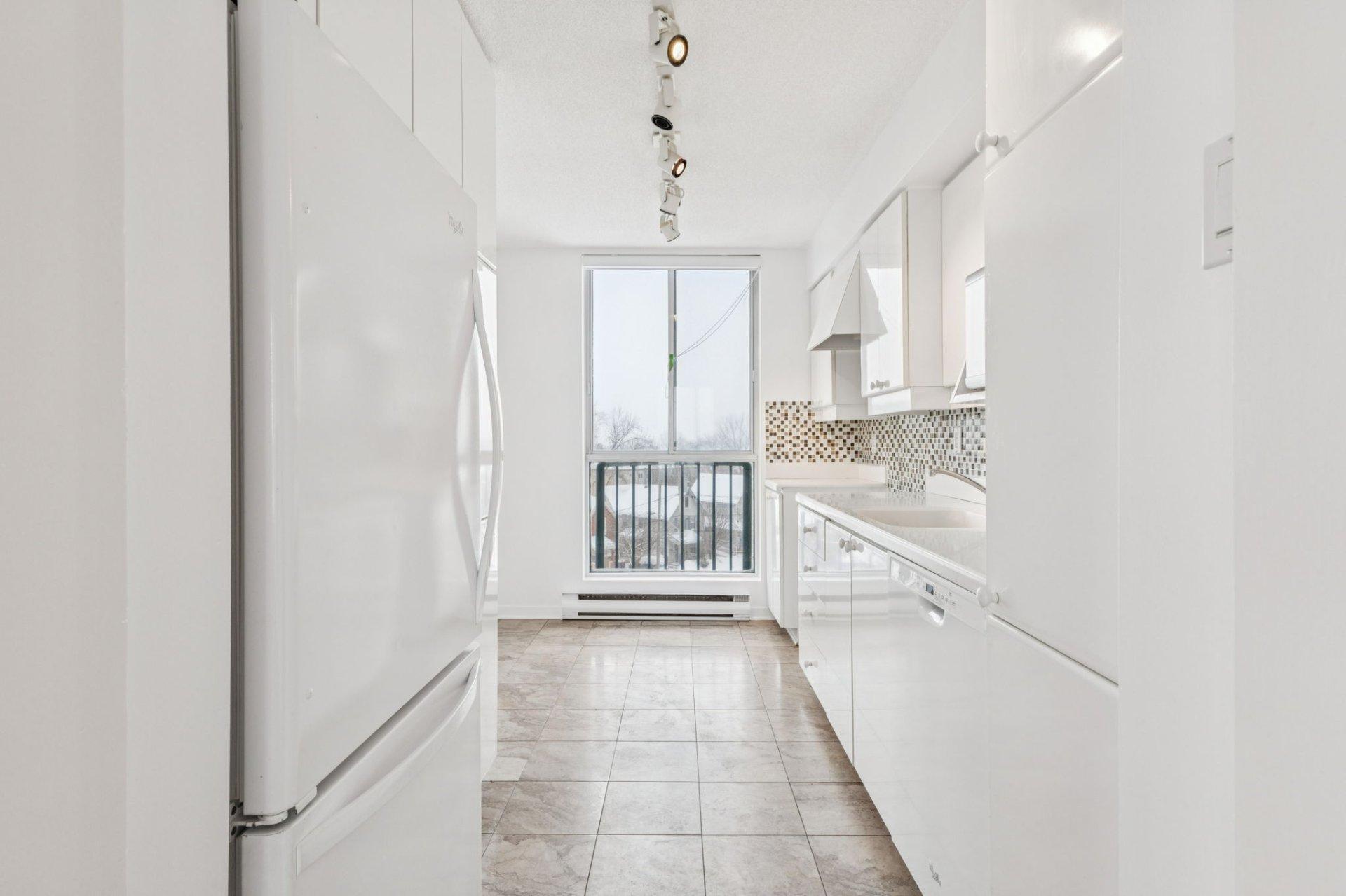 









175


Rue Laurier

, 505,
Gatineau (Hull),




QC
J8X4G3

