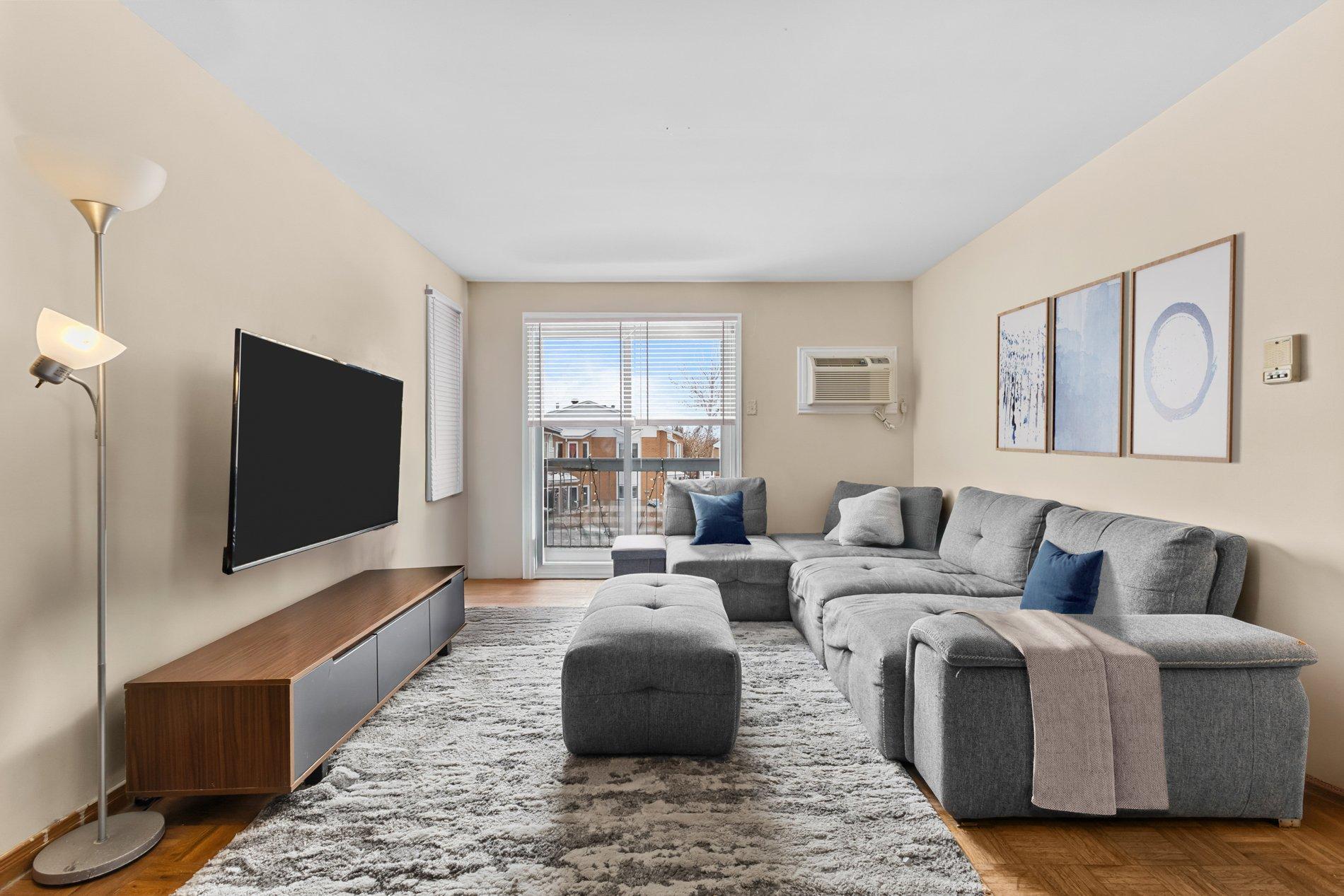 









1687


Rue des Saphirs

,
Longueuil (Saint-Hubert),




QC
J4T3S7

