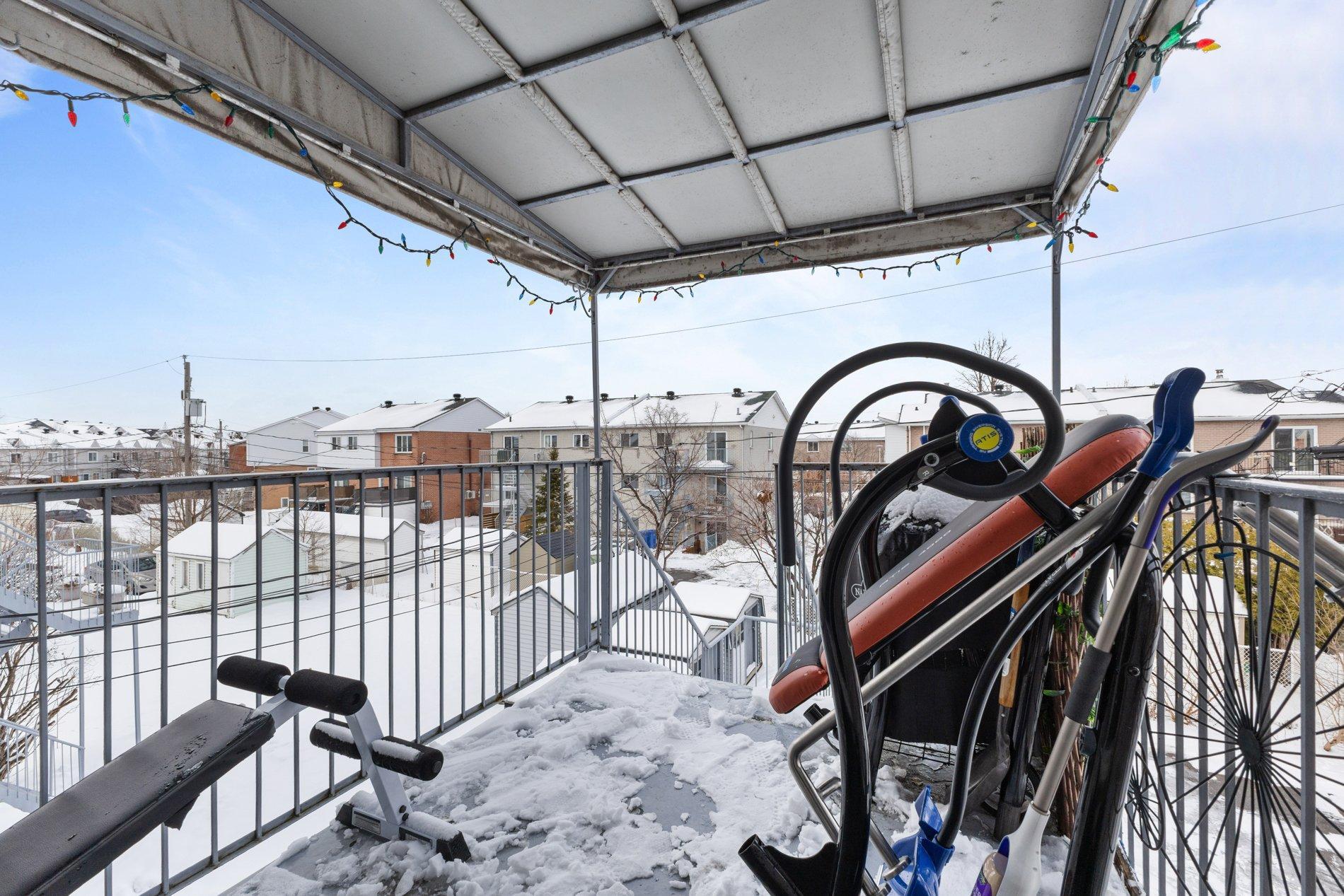 









1687


Rue des Saphirs

,
Longueuil (Saint-Hubert),




QC
J4T3S7

