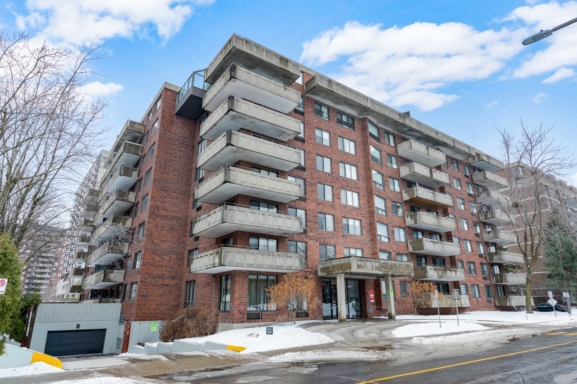 









5740


Av. Rembrandt

, 107,
Côte-Saint-Luc,




QC
H4E2Z2

