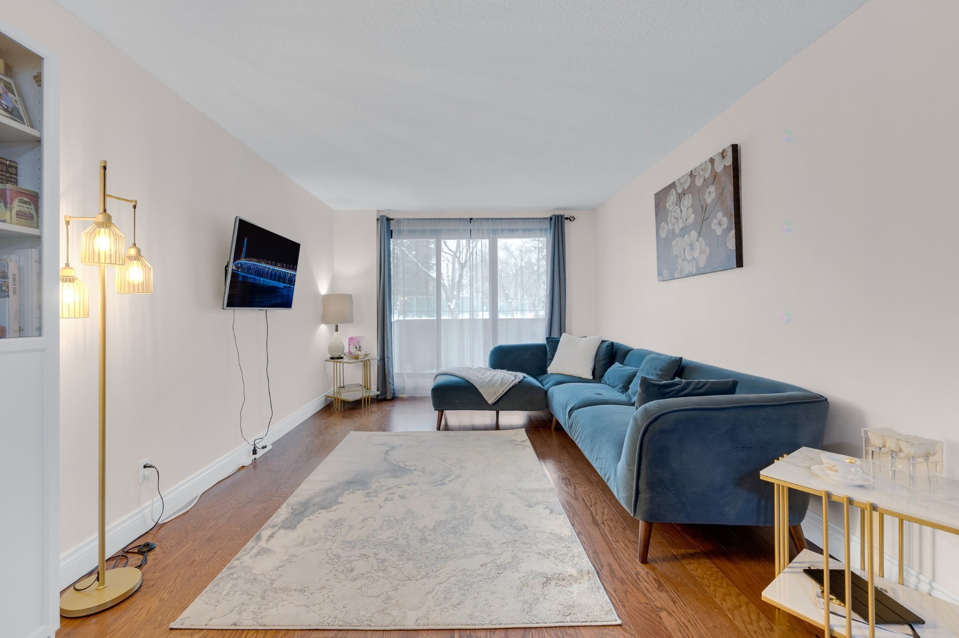









5740


Av. Rembrandt

, 107,
Côte-Saint-Luc,




QC
H4E2Z2

