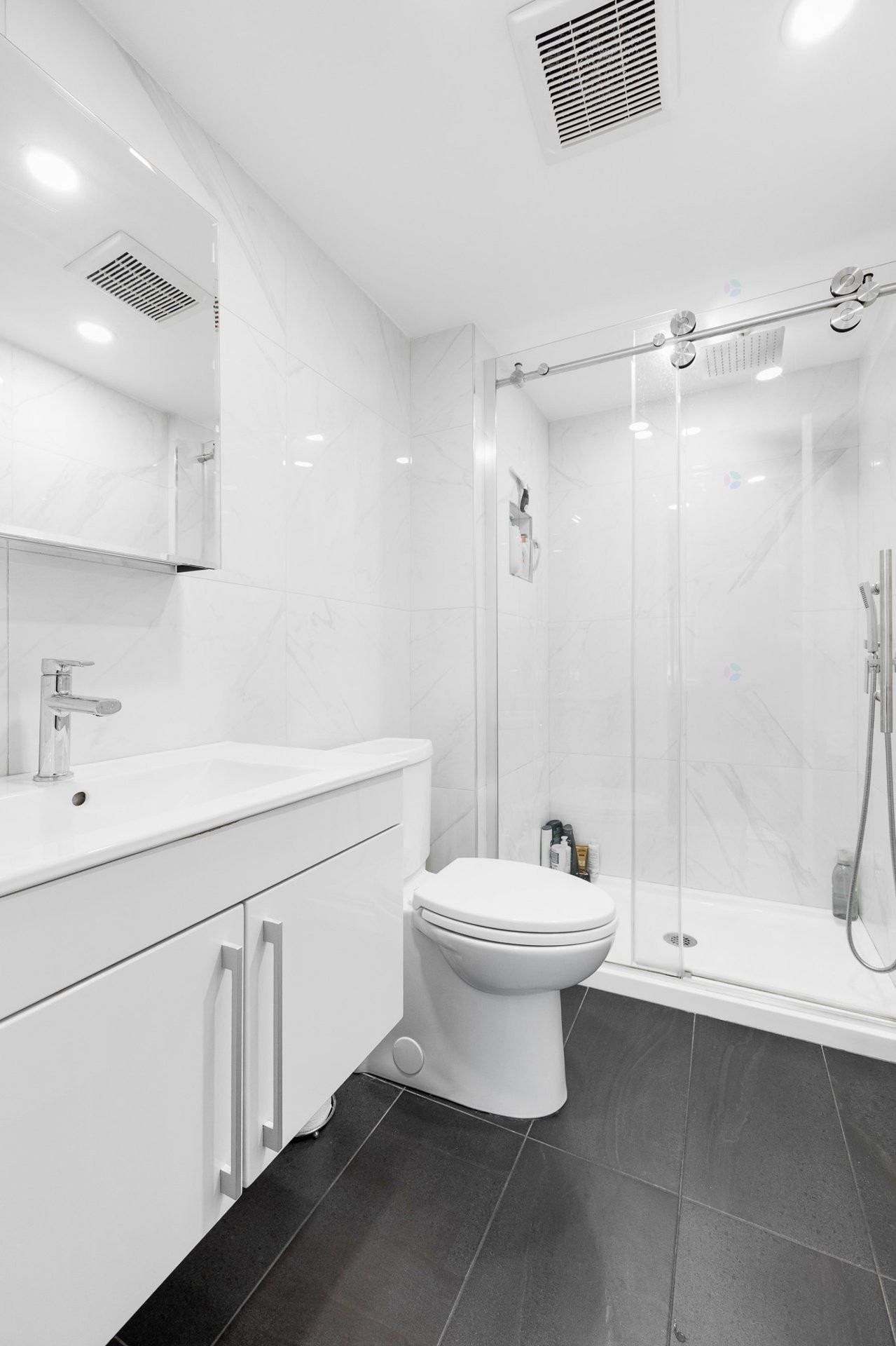 









5740


Av. Rembrandt

, 107,
Côte-Saint-Luc,




QC
H4E2Z2

